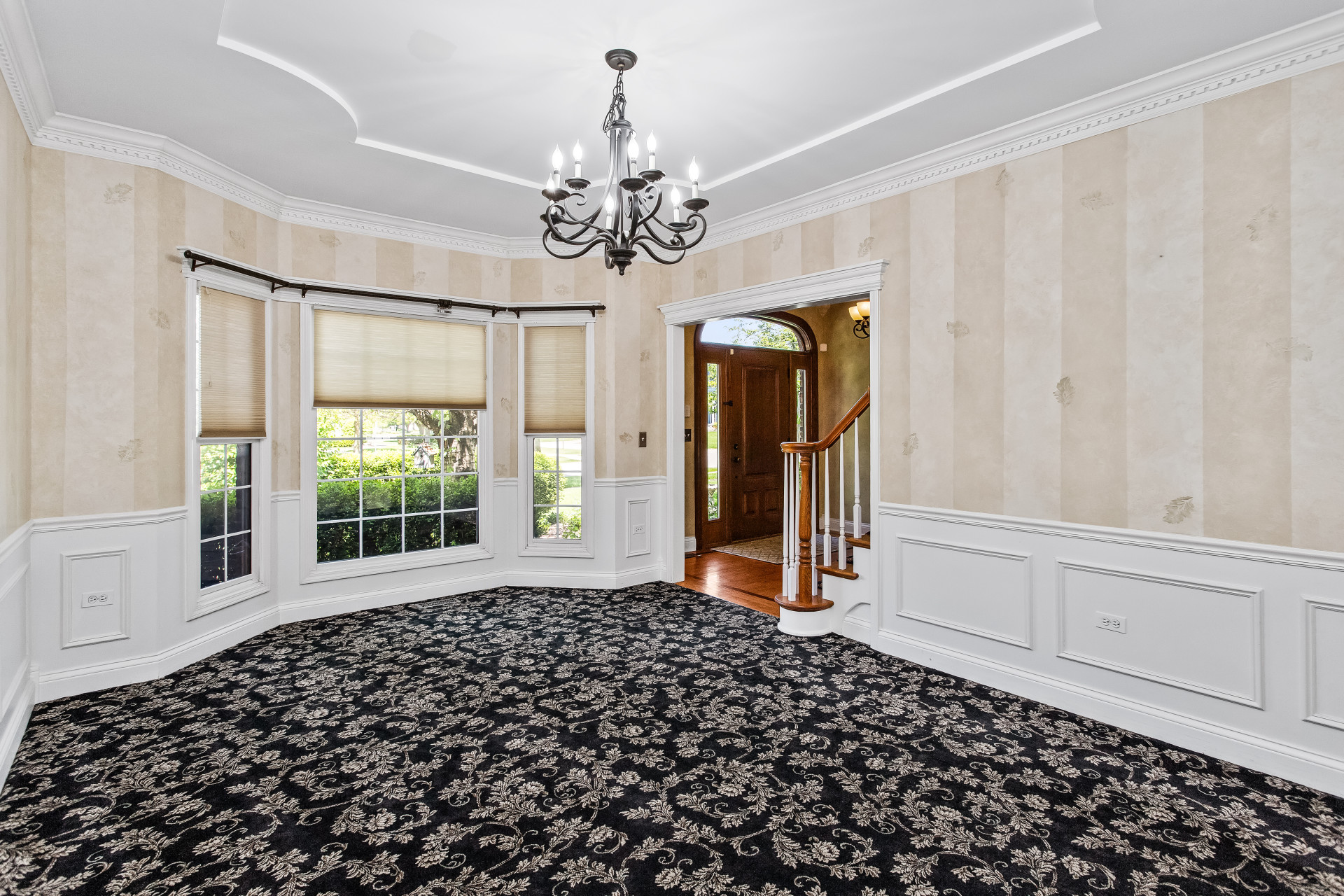  Stunning Corner Lot Brick and Cedar Georgian Estate - 物件實景