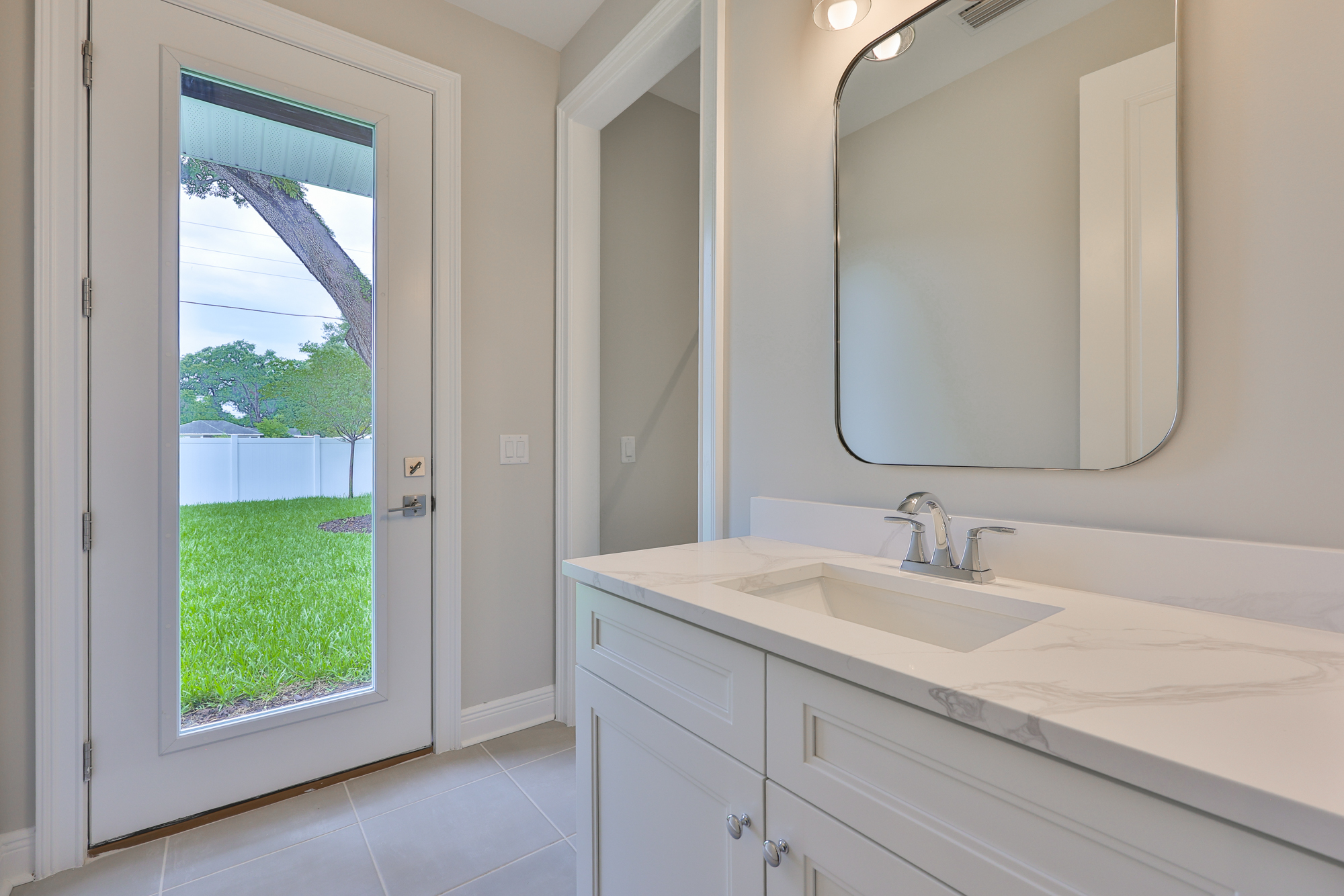 Tampa, Florida, 33609, United States, 4 Bedrooms Bedrooms, ,5 BathroomsBathrooms,Residential,For Sale,1792306