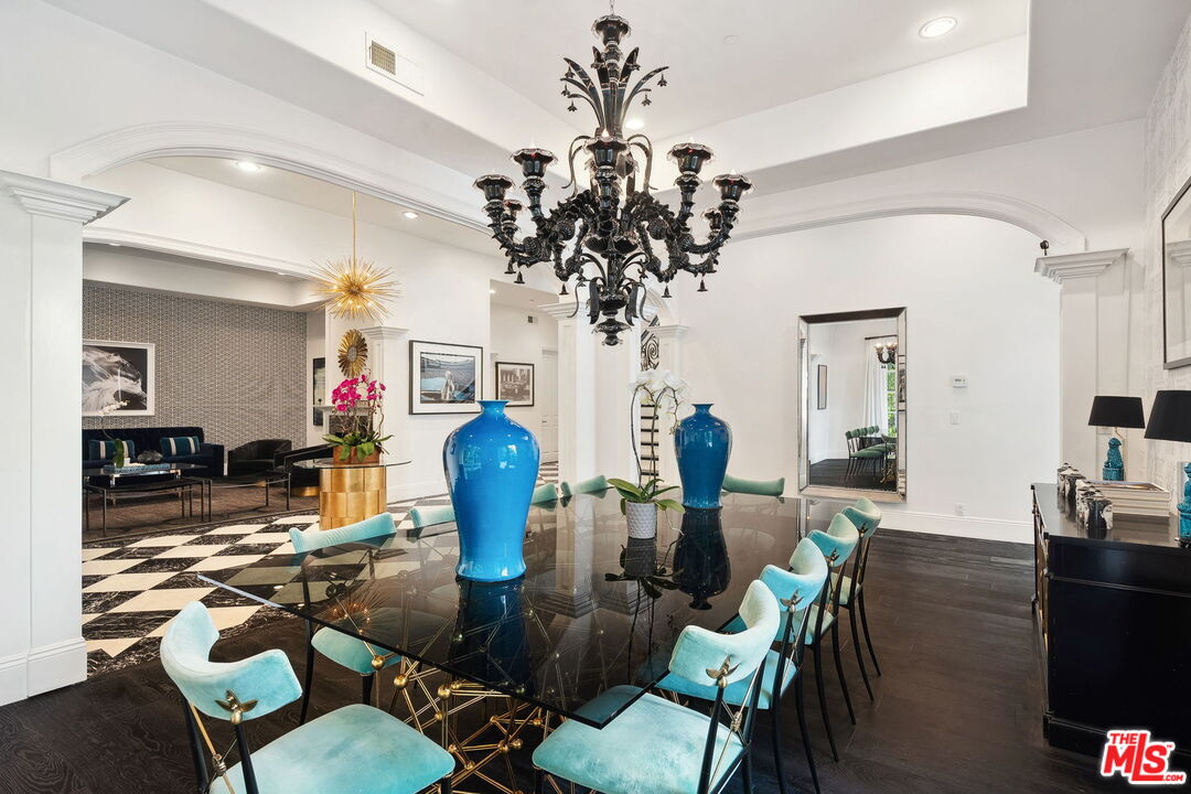 Beverly Hills Post Office, California, 90210, United States, 5 Bedrooms Bedrooms, ,6 BathroomsBathrooms,Residential,For Sale,1723543