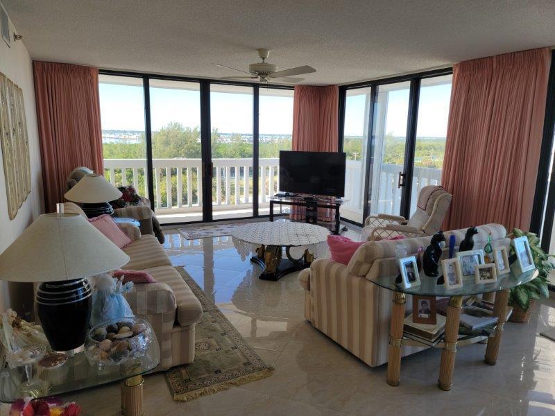 Jensen Beach, Florida, 34957, United States, 2 Bedrooms Bedrooms, ,2 BathroomsBathrooms,Residential,For Sale,1974011