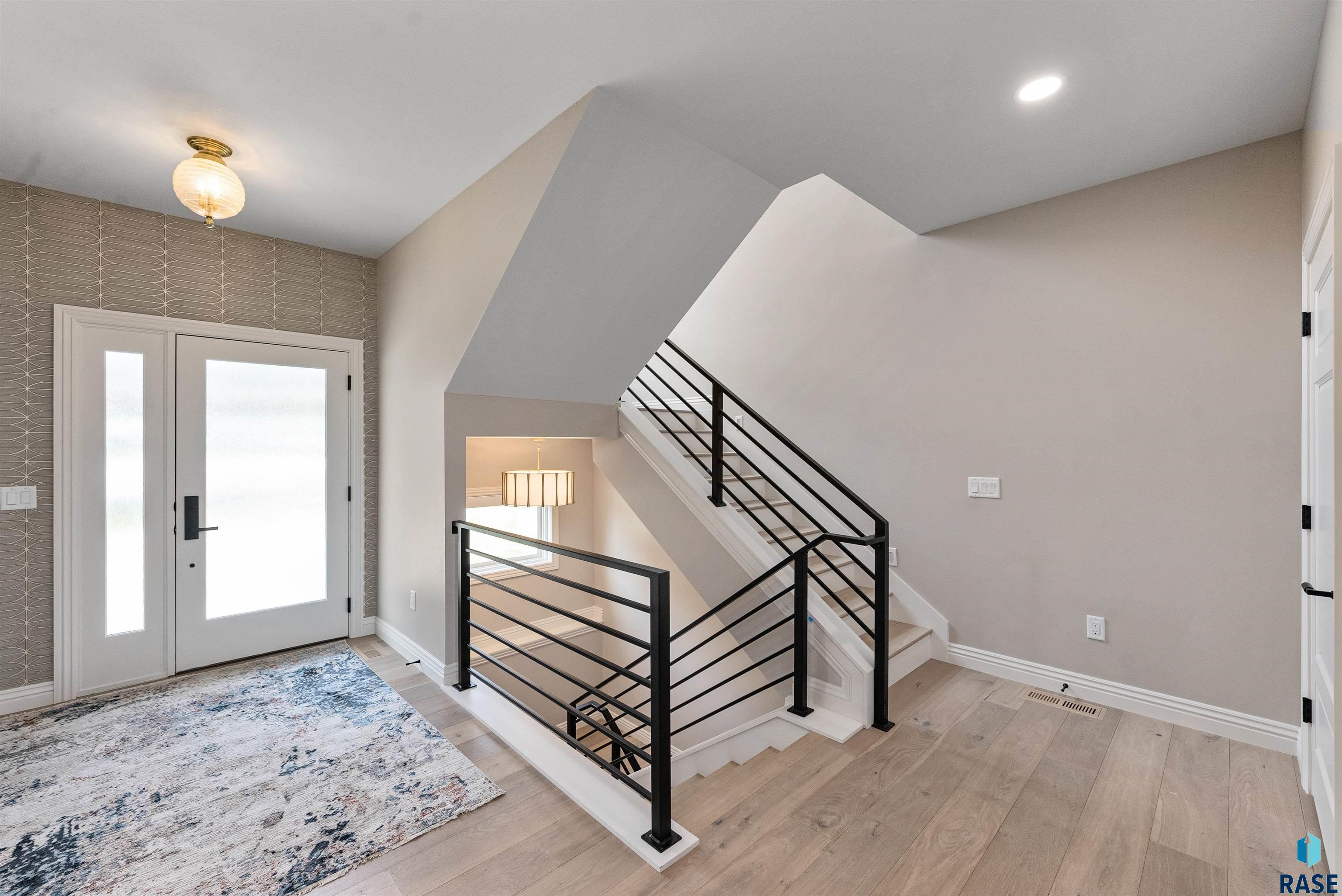 Sioux Falls, South Dakota, 57106, United States, ,Residential,For Sale,1986219