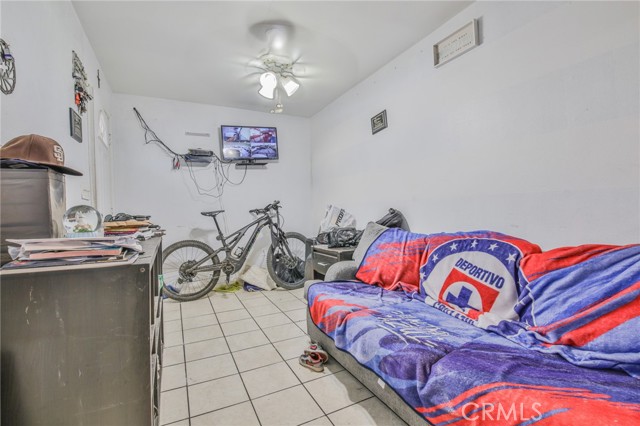 Los Angeles, California, 90003, United States, 4 Bedrooms Bedrooms, ,Residential,For Sale,2010724