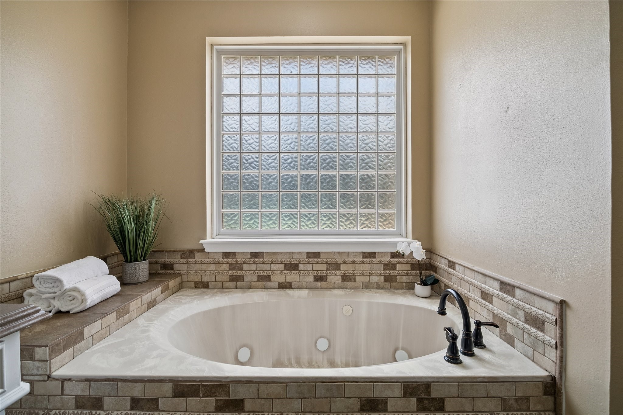  2919 Forest Garden Drive - 物件實景