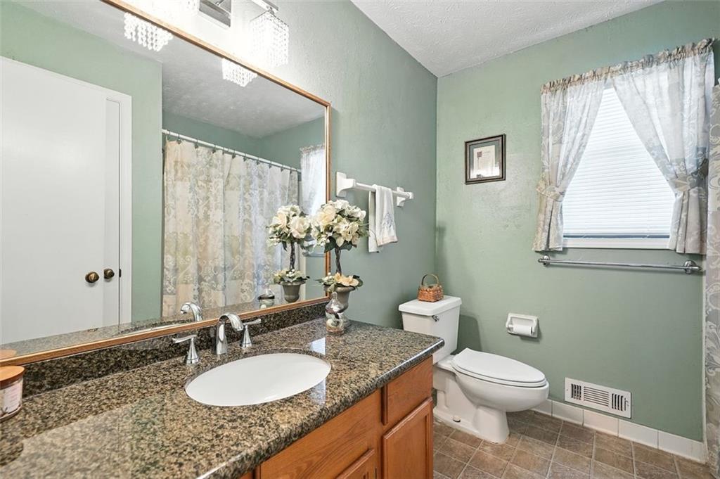 Roswell, Georgia, 30076, United States, 5 Bedrooms Bedrooms, ,4 BathroomsBathrooms,Residential,For Sale,1917059