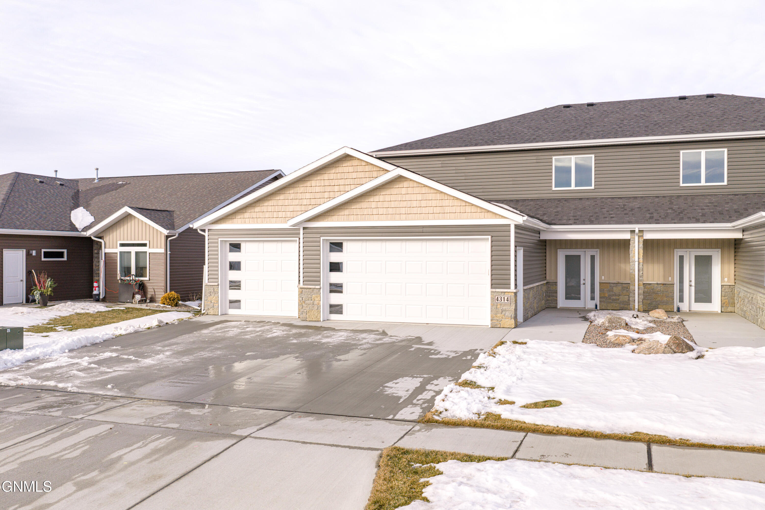 Bismarck, North Dakota, 58504, United States, 3 Bedrooms Bedrooms, ,3 BathroomsBathrooms,Residential,For Sale,1990229