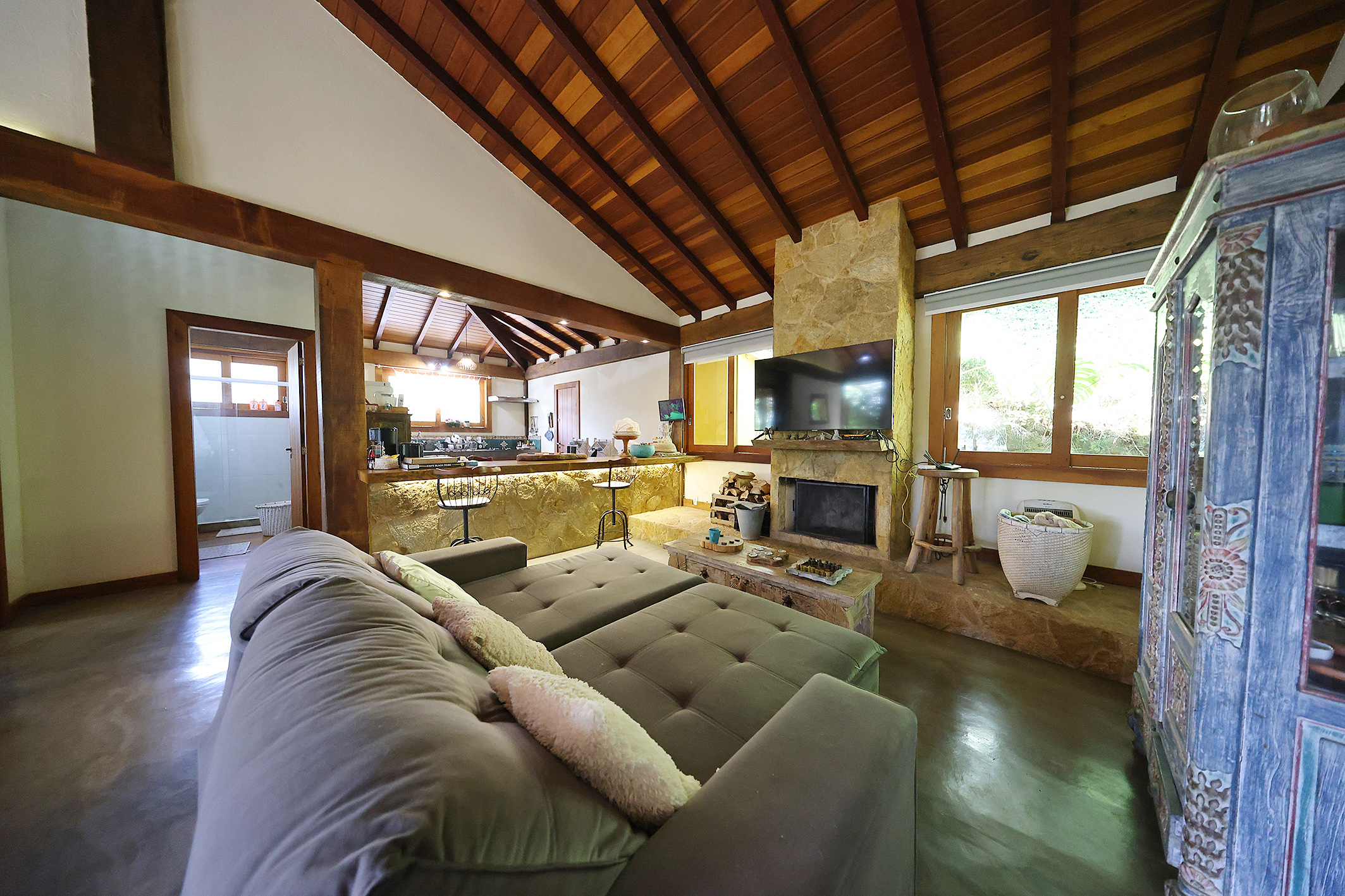  Private retreat surrounded by nature with two residences and mountain views - 物件實景