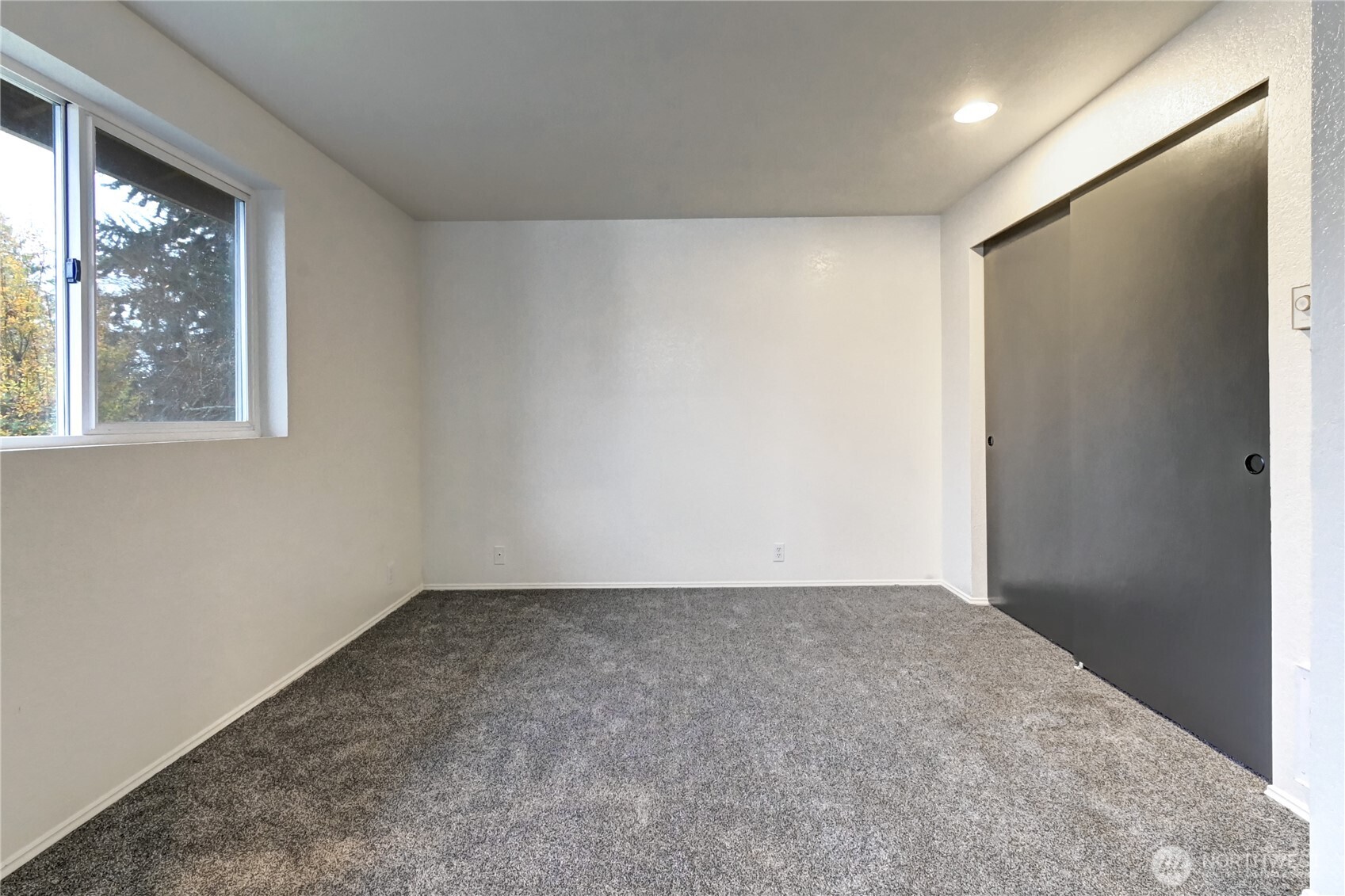 Everett, Washington, 98204, United States, 3 Bedrooms Bedrooms, ,1 BathroomBathrooms,Residential,For Sale,1995810