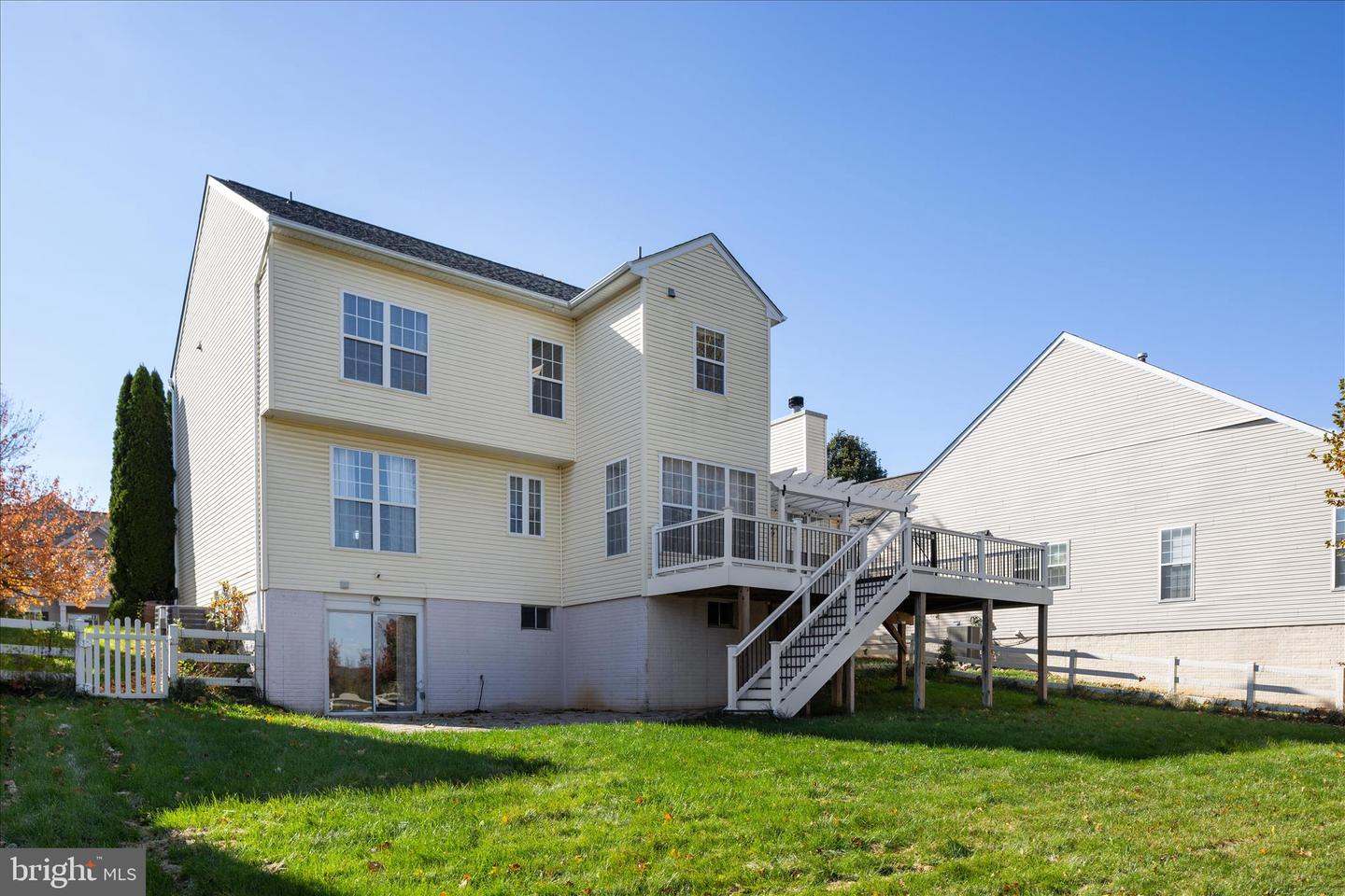 Round Hill, Virginia, 20141, United States, 4 Bedrooms Bedrooms, ,4 BathroomsBathrooms,Residential,For Sale,1987727