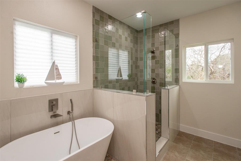 Mabank, Texas, 75143, United States, 4 Bedrooms Bedrooms, ,3 BathroomsBathrooms,Residential,For Sale,1942987