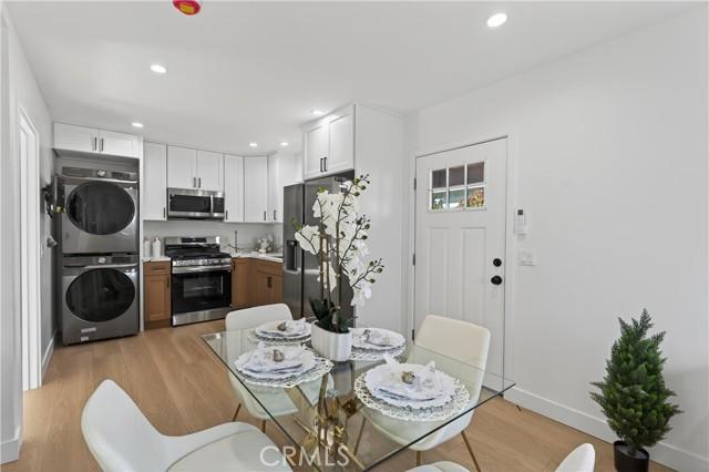 Los Angeles, California, 90044, United States, ,Residential,For Sale,1997733