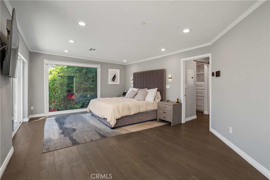 Los Angeles, California, 90046, United States, 3 Bedrooms Bedrooms, ,4 BathroomsBathrooms,Residential,For Sale,1817494