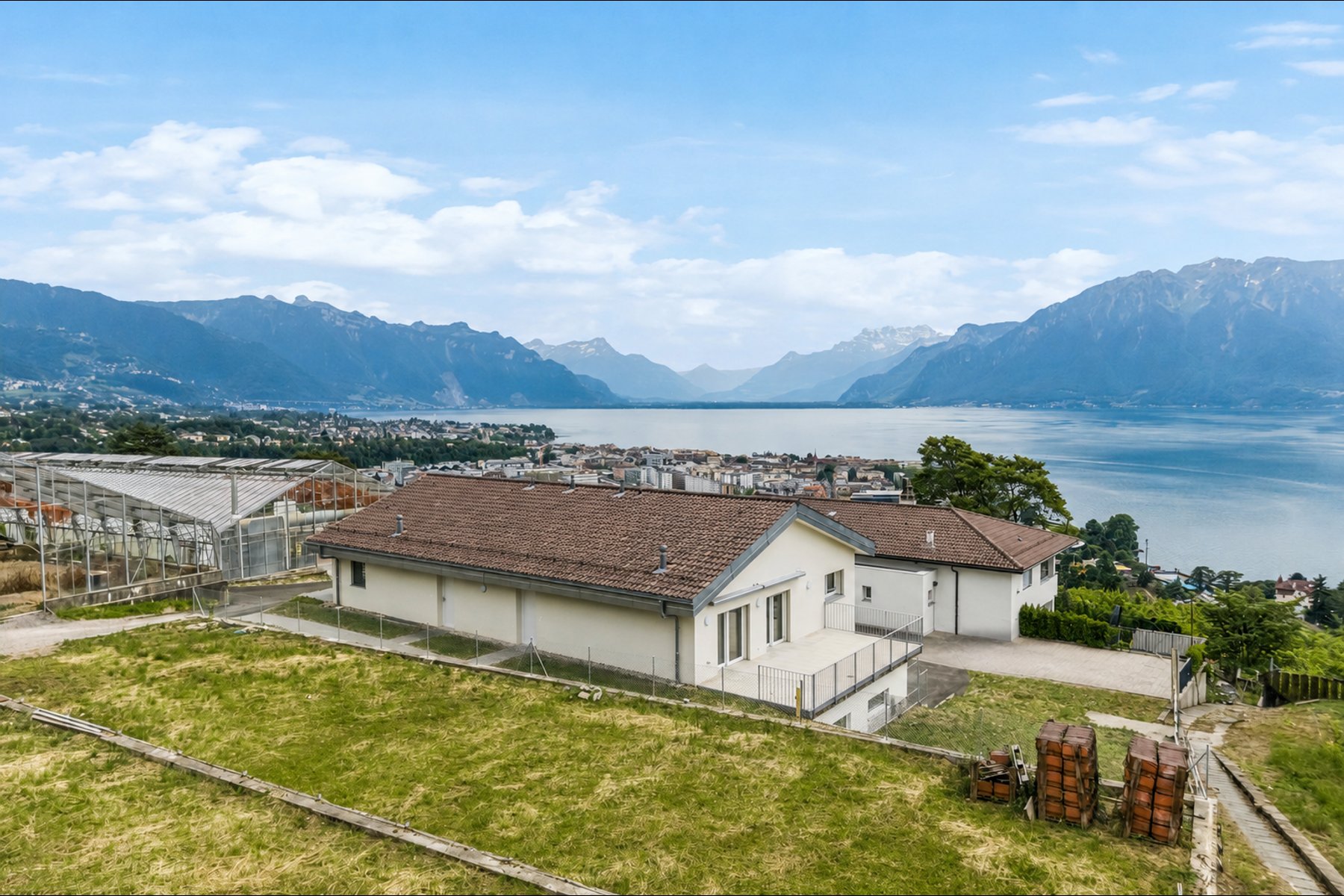  House with 2 fully renovated apartments - 物件實景