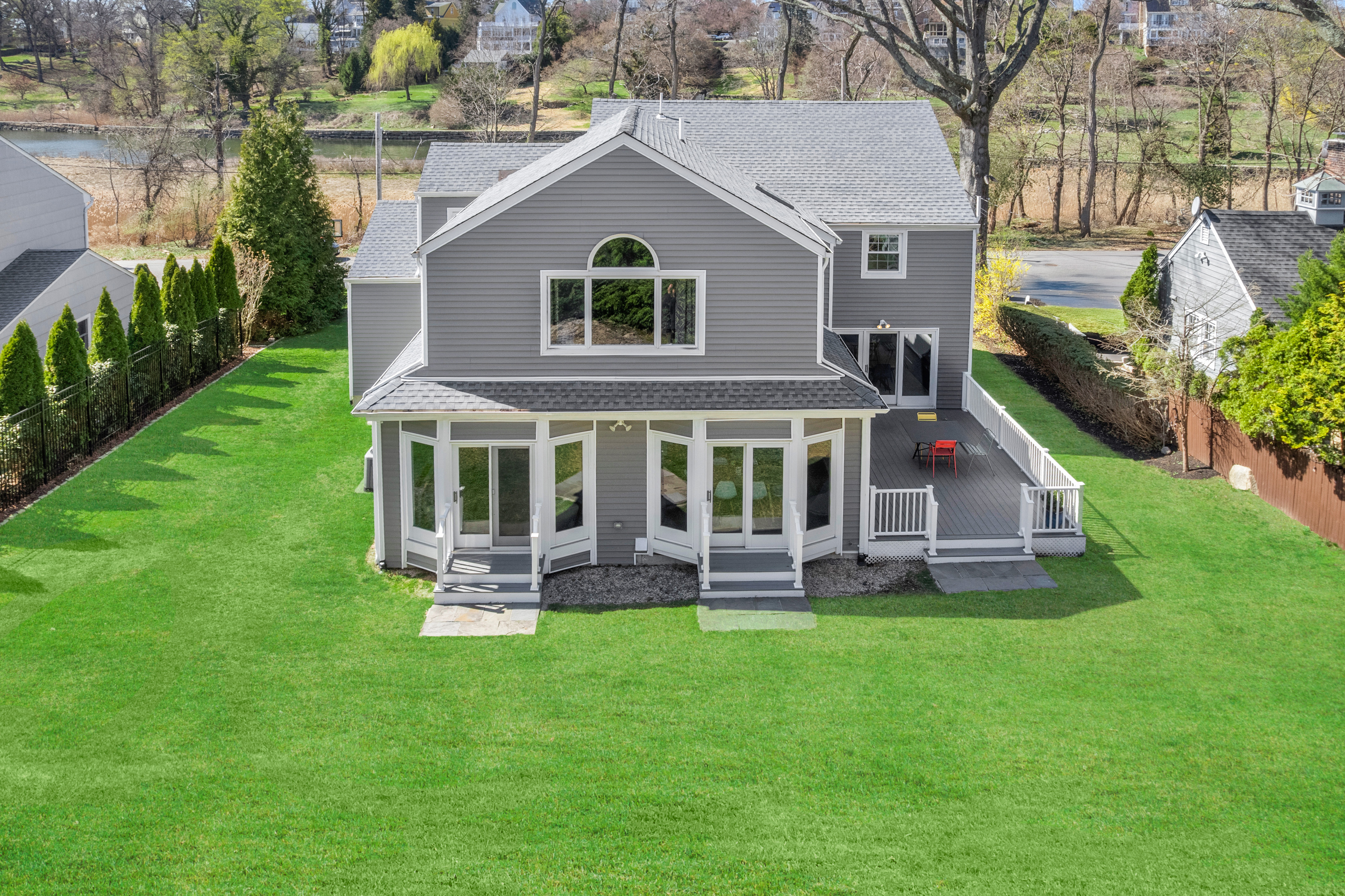  Fully Renovated Shore Acres Home - 物件實景