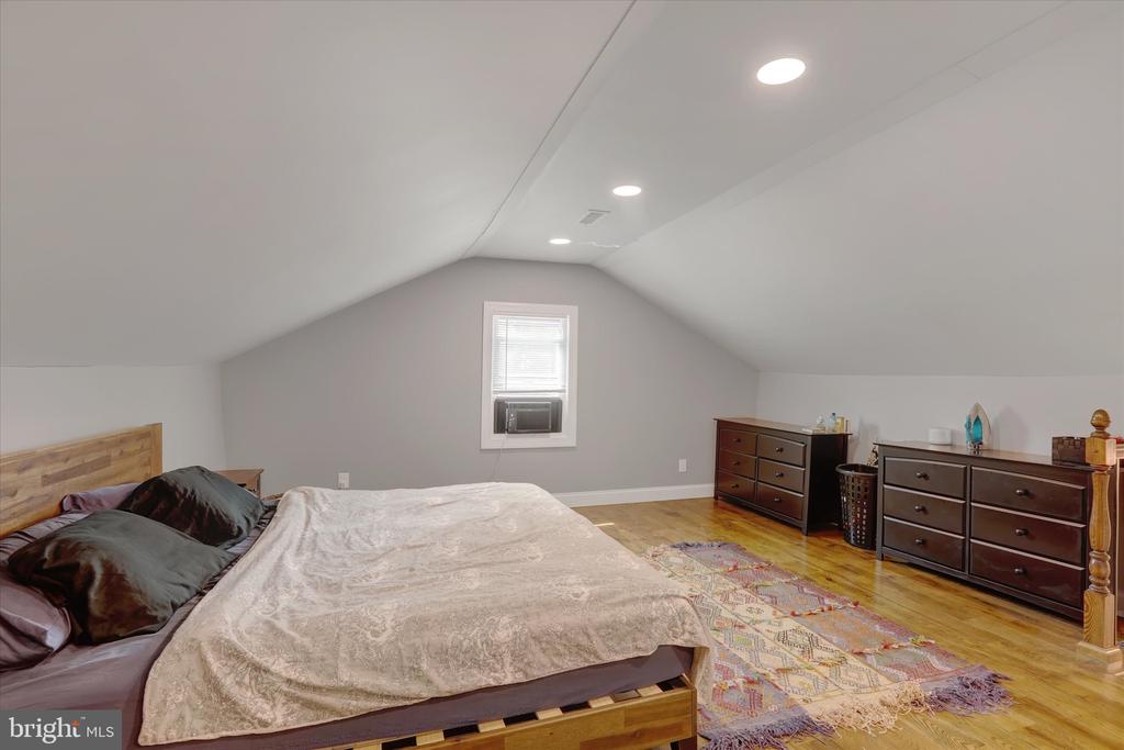 Morrisville, Pennsylvania, 19067, United States, 3 Bedrooms Bedrooms, ,2 BathroomsBathrooms,Residential,For Sale,1907404