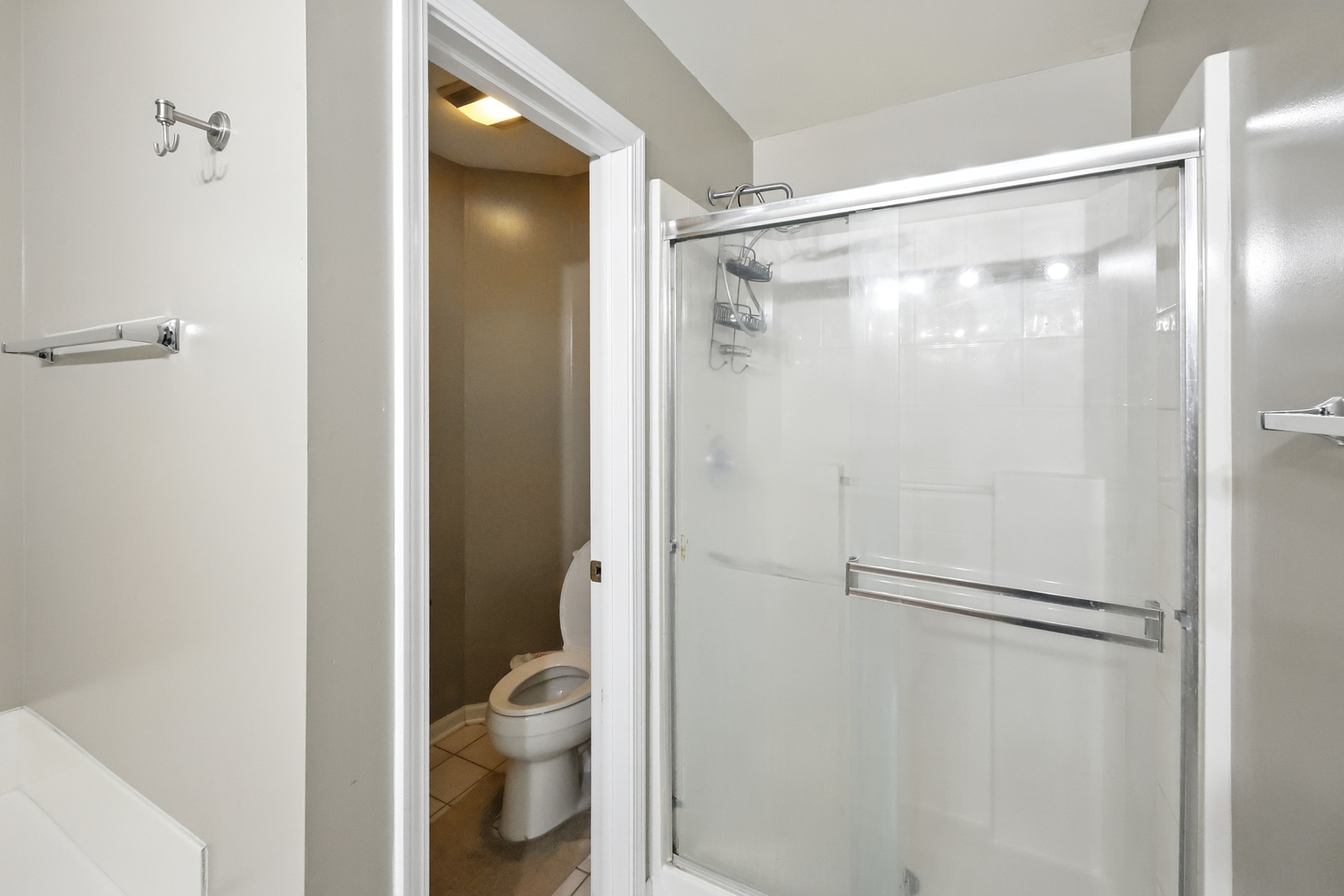 Vernon Hills, Illinois, 60061, United States, 4 Bedrooms Bedrooms, ,4 BathroomsBathrooms,Residential,For Sale,1924682