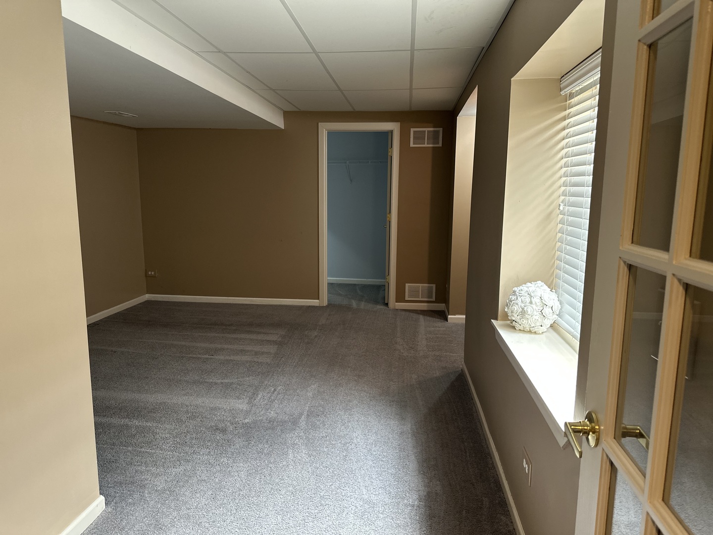 Lindenhurst, Illinois, 60046, United States, 5 Bedrooms Bedrooms, ,3 BathroomsBathrooms,Residential,For Sale,1971263