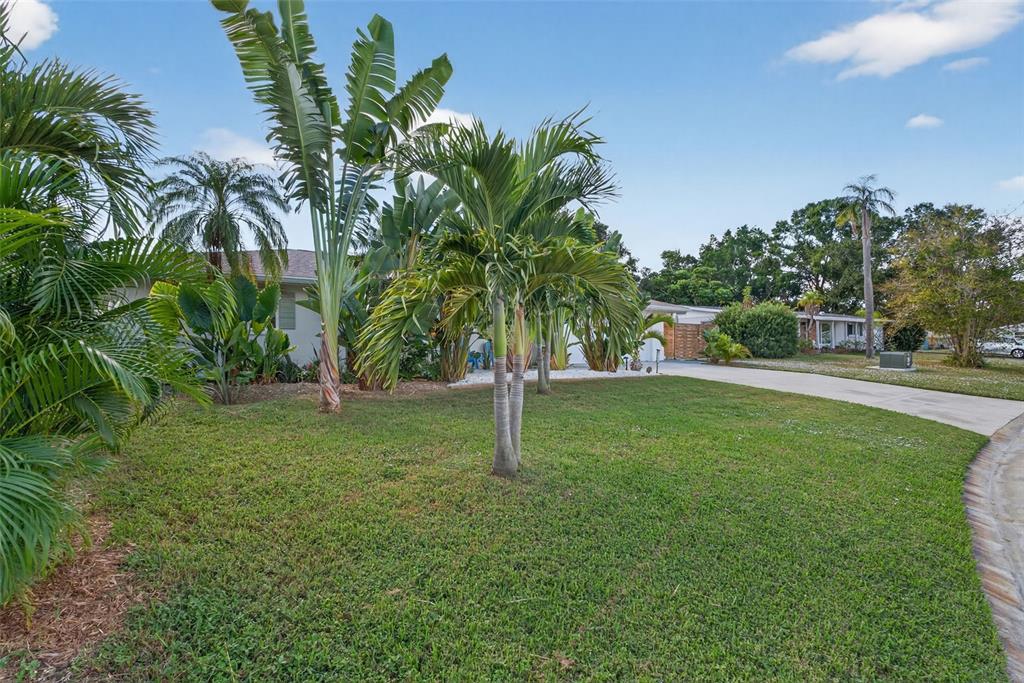 Sarasota, Florida, 34239, United States, 3 Bedrooms Bedrooms, ,2 BathroomsBathrooms,Residential,For Sale,1991192