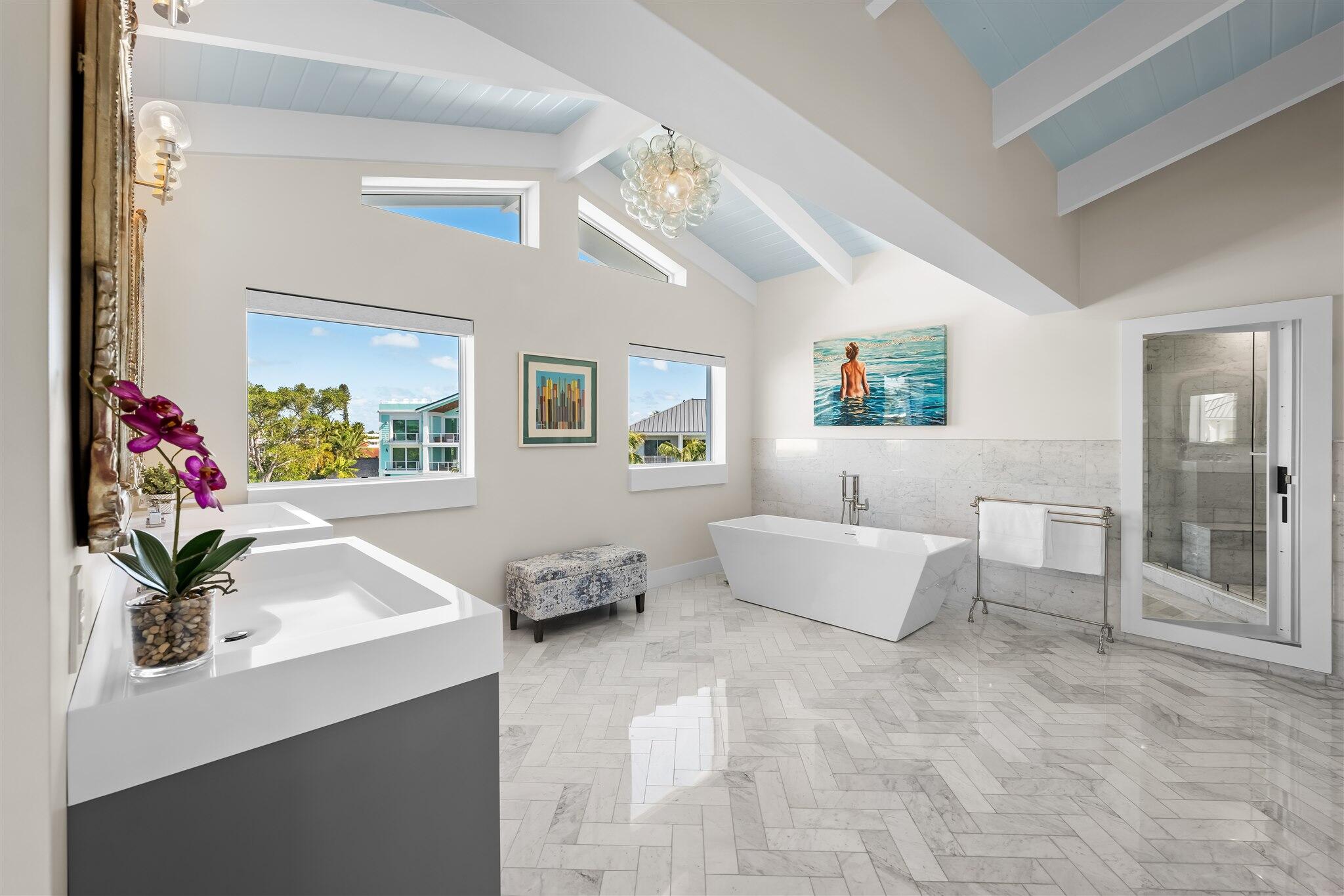 165 Bayview Drive, ISLAMORADA, Florida, 33036, United States, 6 Bedrooms Bedrooms, ,4 BathroomsBathrooms,Residential,For Sale,165 Bayview Drive,1676800