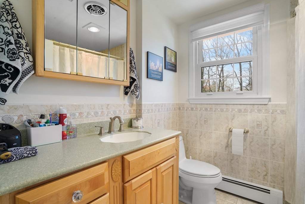 Burlington, Massachusetts, 01803, United States, 3 Bedrooms Bedrooms, ,2 BathroomsBathrooms,Residential,For Sale,2039576