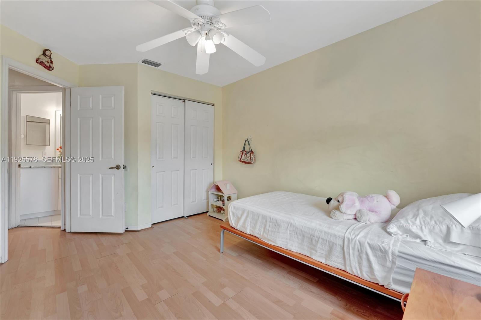 Weston, Florida, 33331, United States, 4 Bedrooms Bedrooms, ,3 BathroomsBathrooms,Residential,For Sale,2002121