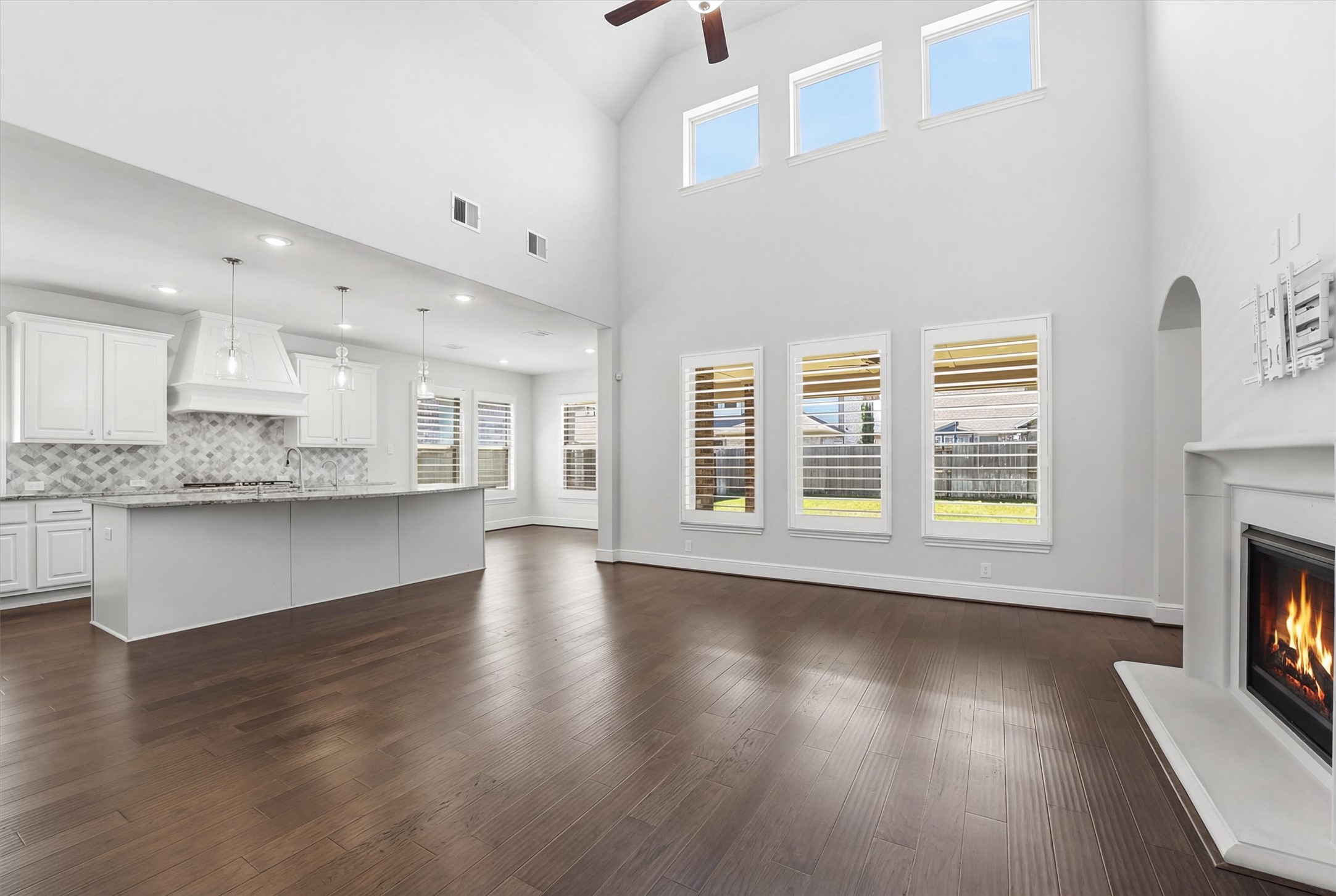  18011 Zagranski Cedar - 物件實景