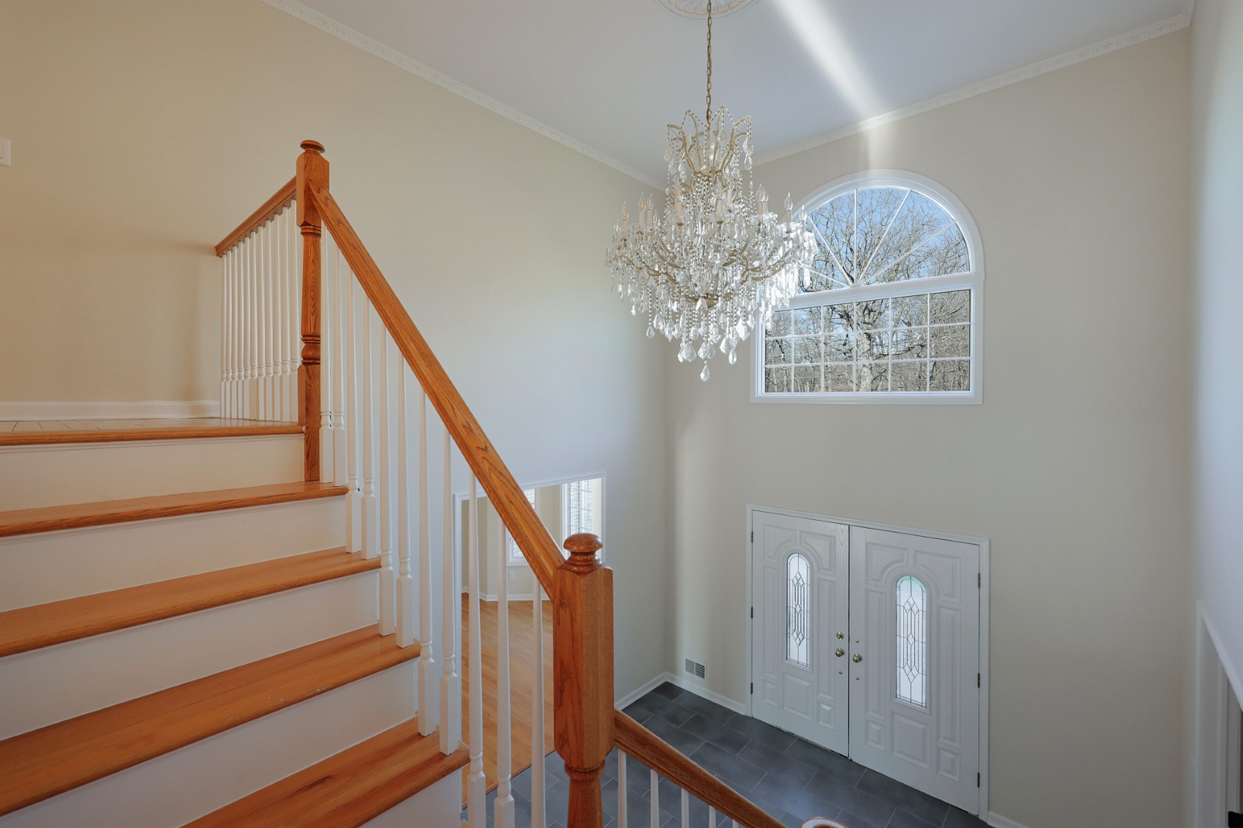  Impressive Seven Bedroom Colonial Offer Privacy and Practicality - 物件實景