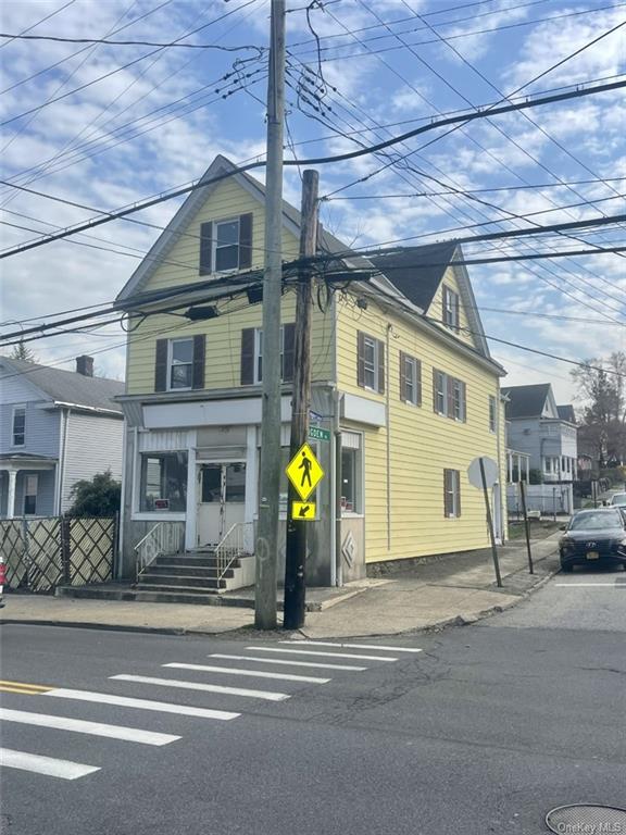 Dobbs Ferry, New York, 10522, United States, 4 Bedrooms Bedrooms, ,2 BathroomsBathrooms,Residential,For Sale,1888691