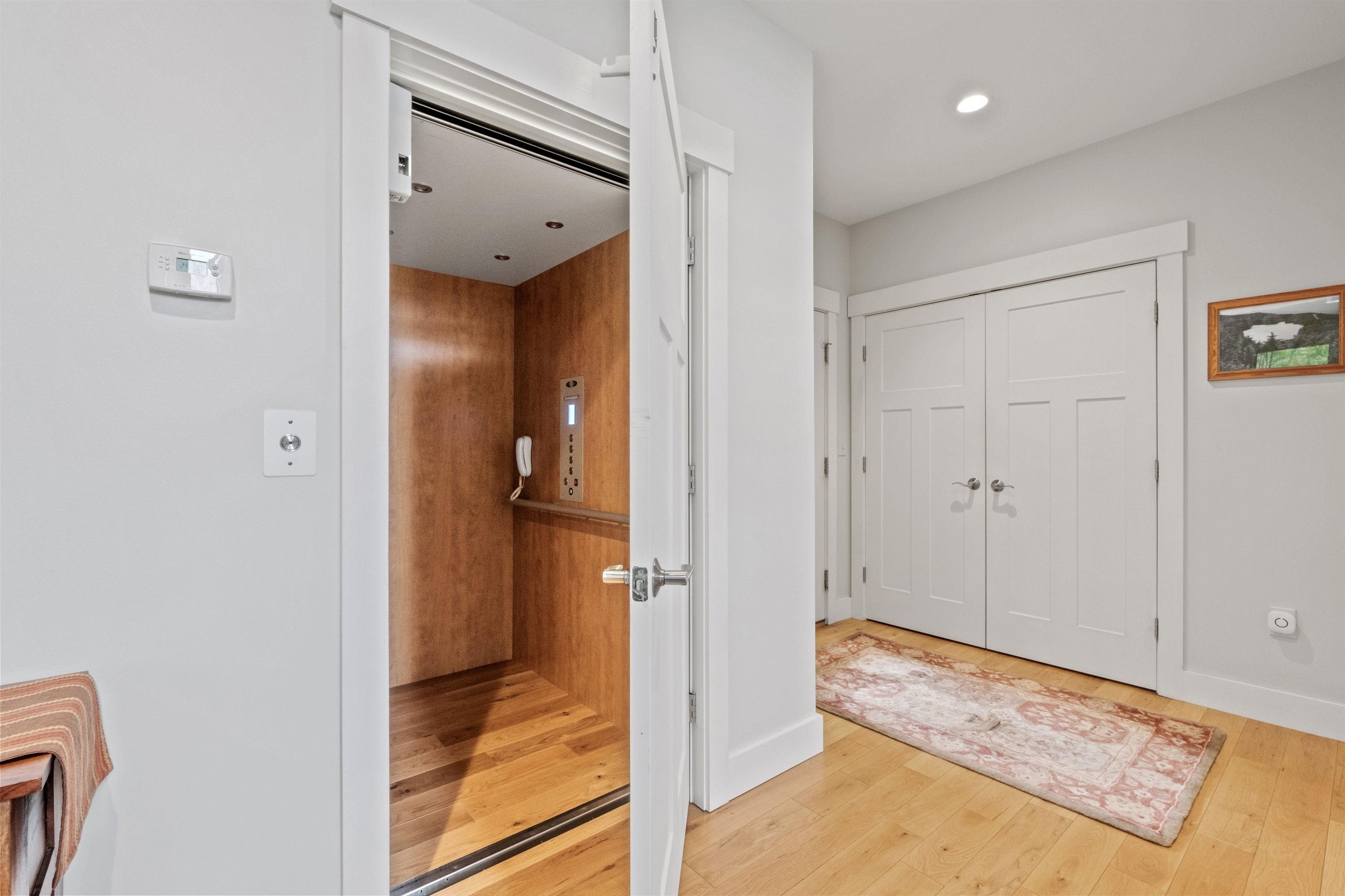 Lincoln, New Hampshire, 03251, United States, 5 Bedrooms Bedrooms, ,3 BathroomsBathrooms,Residential,For Sale,1981884