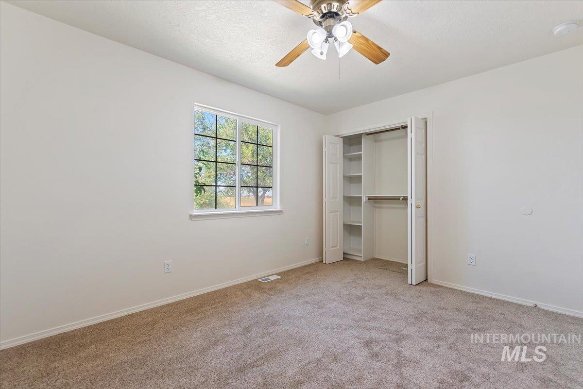New Plymouth, Idaho, 83655-5457, United States, 5 Bedrooms Bedrooms, ,Residential,For Sale,1918304