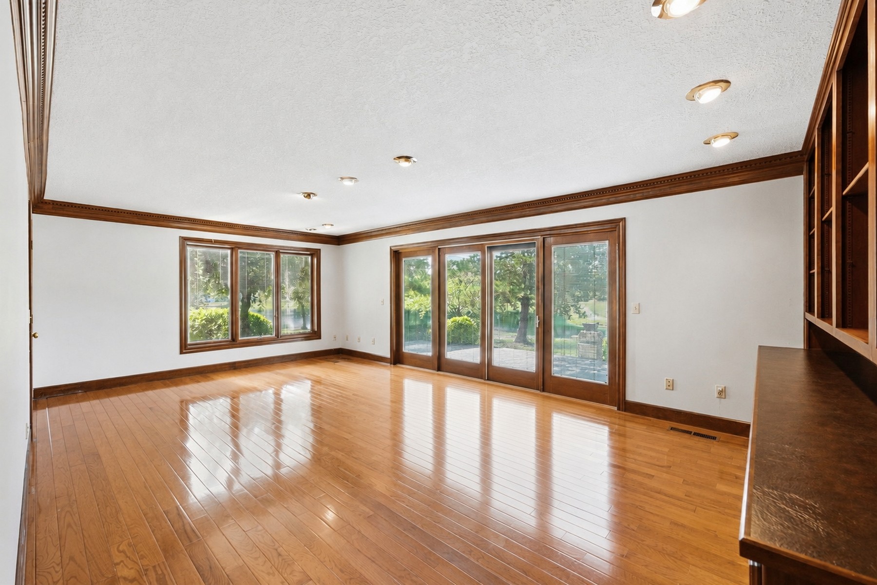  One of a Kind Estate on a Picturesque Lot - 物件實景