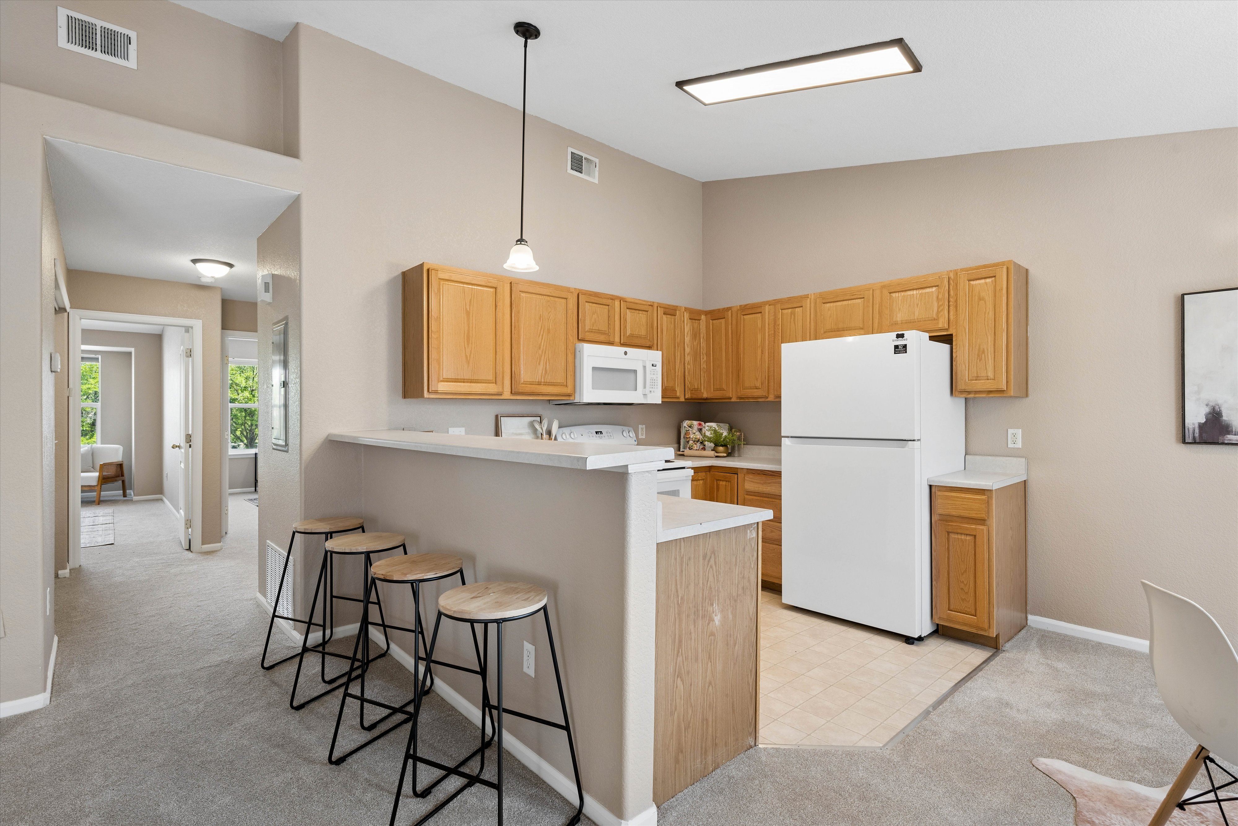  Refreshed, Move-in Ready, And Priced With The Market In Mind - 物件實景