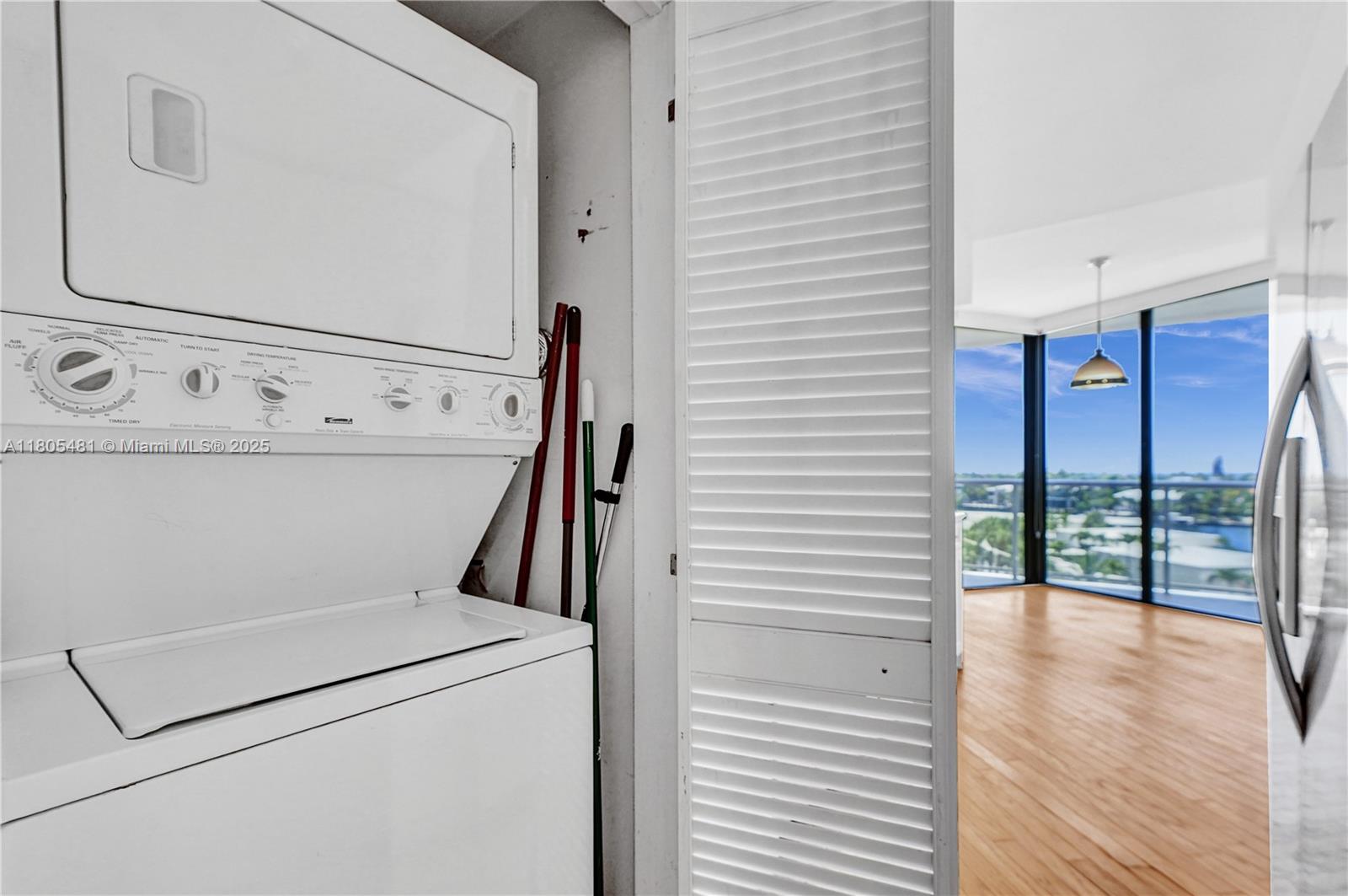 Aventura, Florida, 33180, United States, 2 Bedrooms Bedrooms, ,2 BathroomsBathrooms,Residential,For Sale,1827692