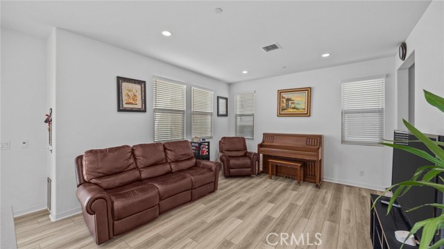 Chino, California, 91708, United States, 4 Bedrooms Bedrooms, ,3 BathroomsBathrooms,Residential,For Sale,2040840