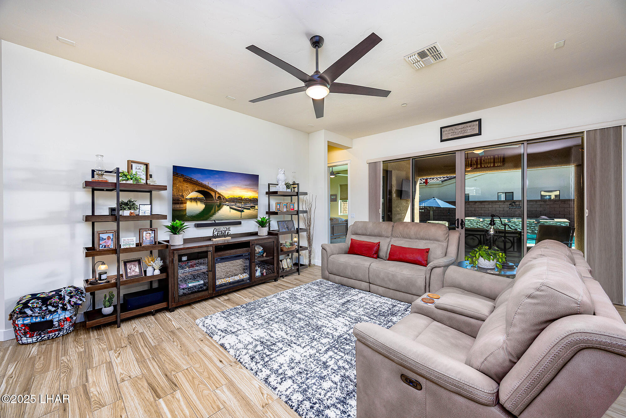 Lake Havasu City, Arizona, 86406, United States, 3 Bedrooms Bedrooms, ,1 BathroomBathrooms,Residential,For Sale,1998325