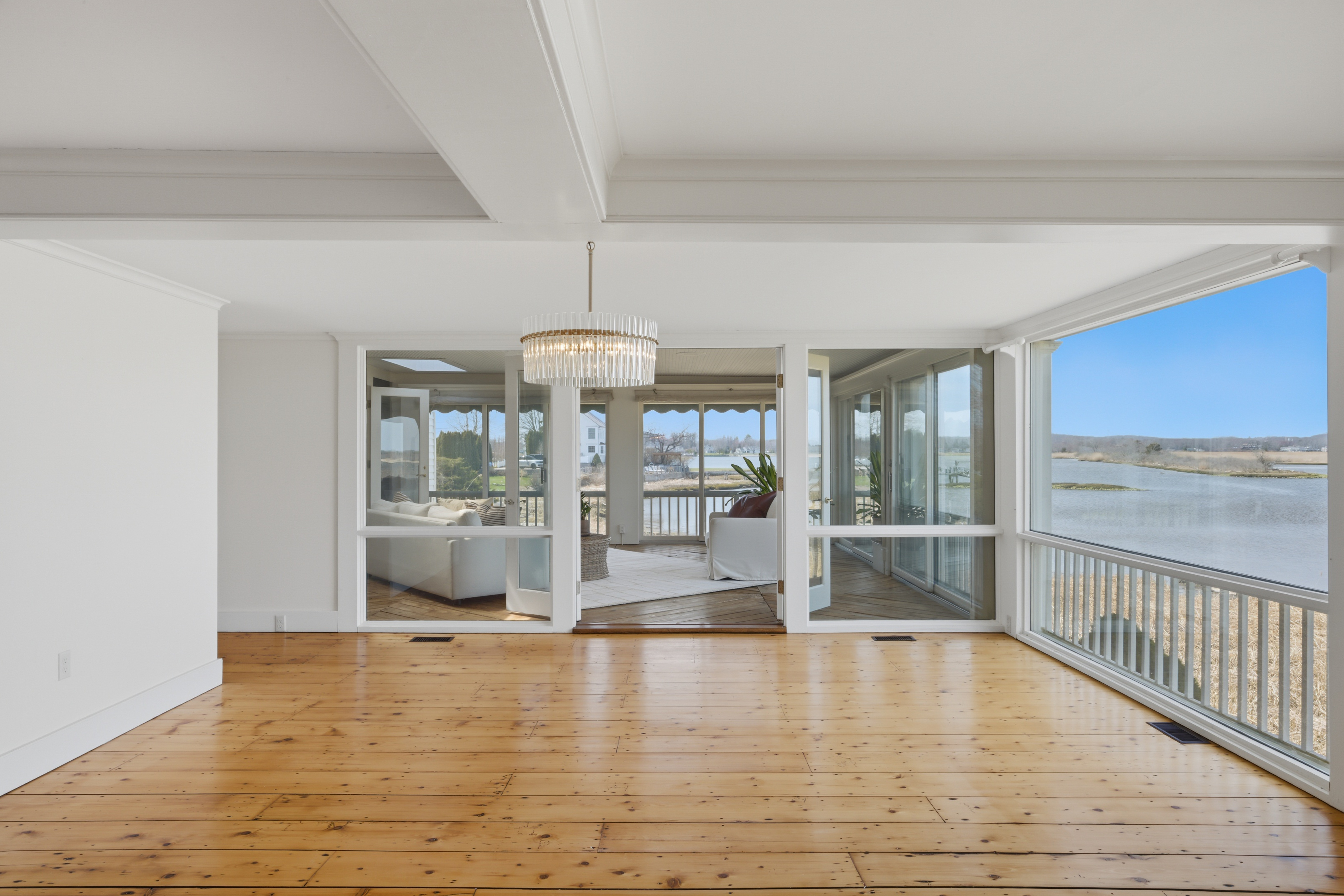  Direct Water Access and Private Dock in the Heart of North Cove - 物件實景