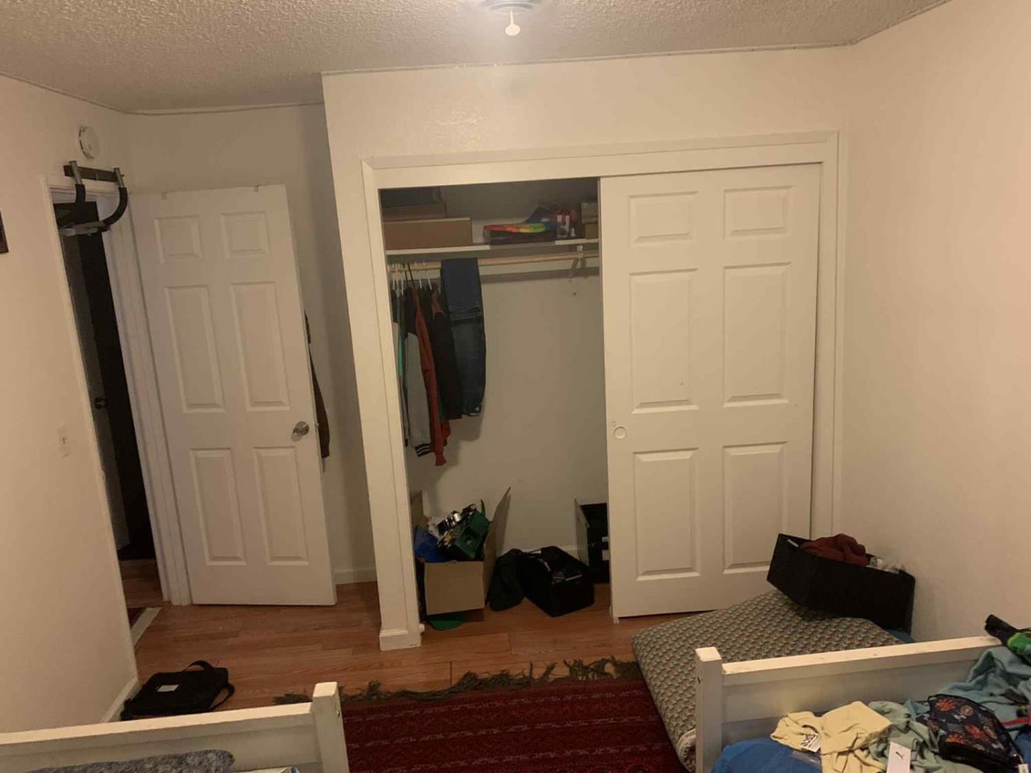 Yuba City, California, 95991-2504, United States, 6 Bedrooms Bedrooms, ,4 BathroomsBathrooms,Residential,For Sale,1920010