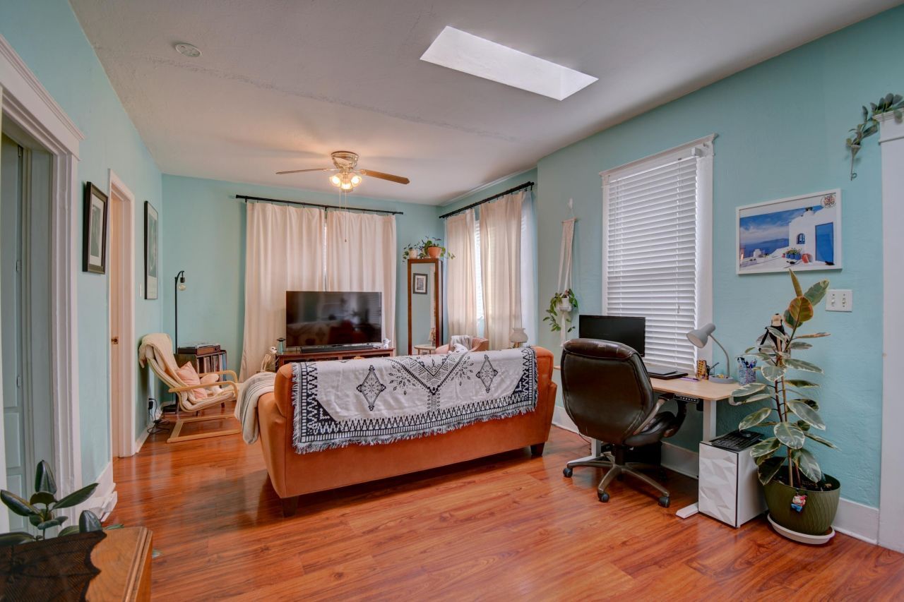 Albuquerque, New Mexico, 87106, United States, 4 Bedrooms Bedrooms, ,3 BathroomsBathrooms,Residential,For Sale,1963751