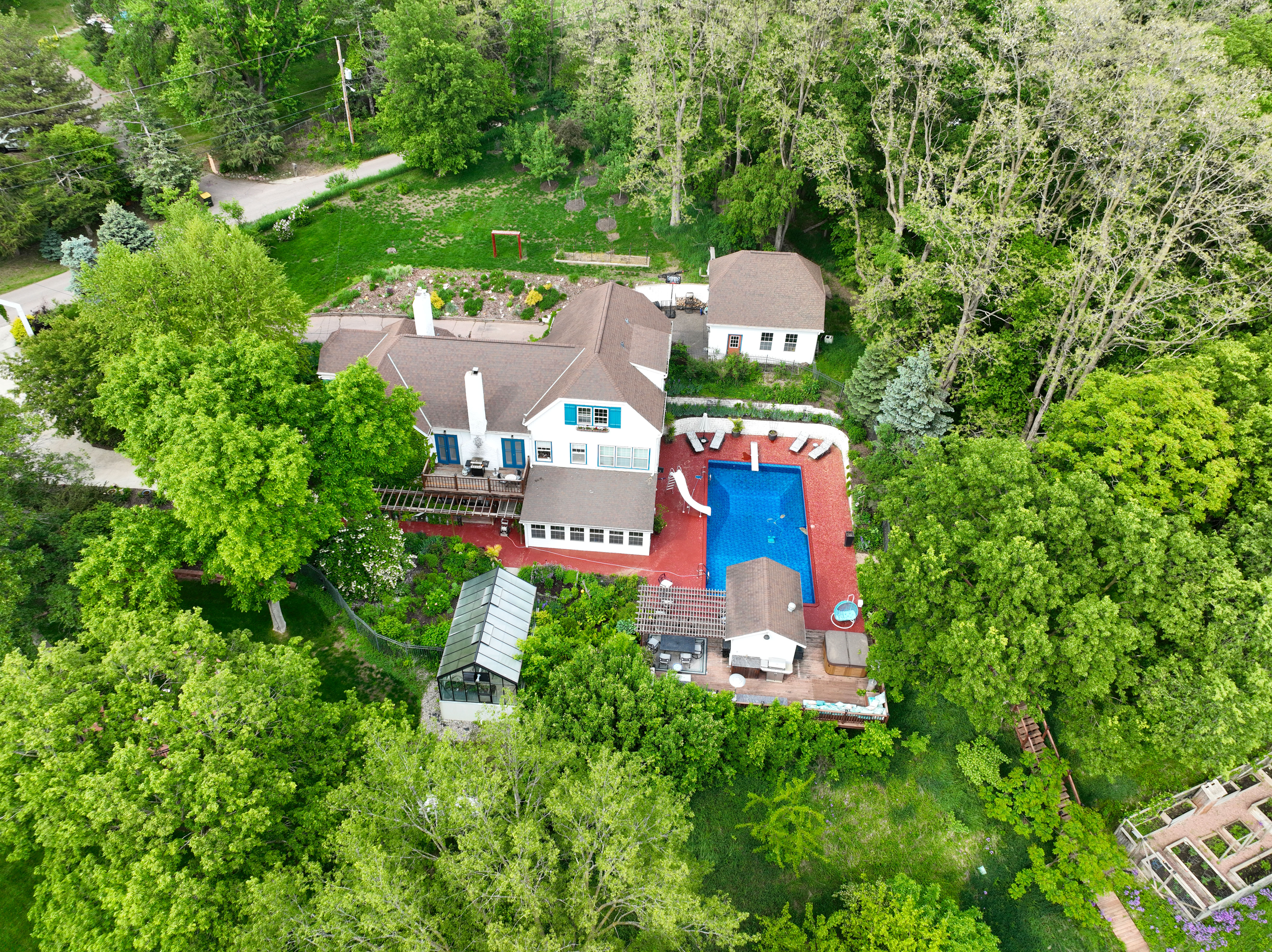 Sioux City, Iowa, 51103, United States, 5 Bedrooms Bedrooms, ,3 BathroomsBathrooms,Residential,For Sale,1824079