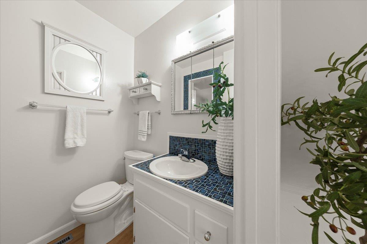 Castro Valley, California, 94546, United States, 4 Bedrooms Bedrooms, ,3 BathroomsBathrooms,Residential,For Sale,1989178