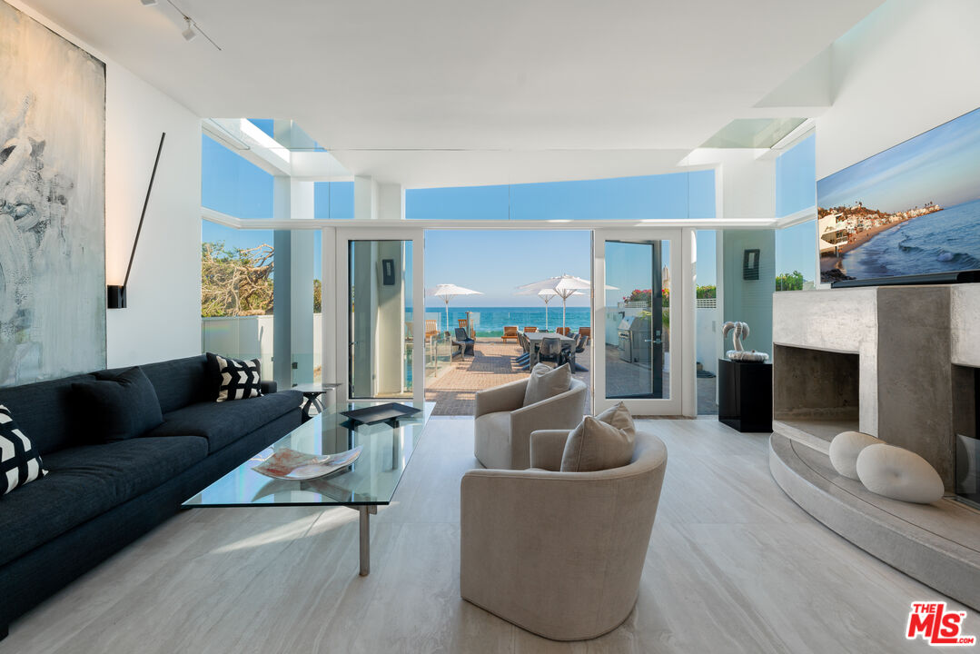 Malibu, California, 90265, United States, 4 Bedrooms Bedrooms, ,6 BathroomsBathrooms,Residential,For Sale,1912115