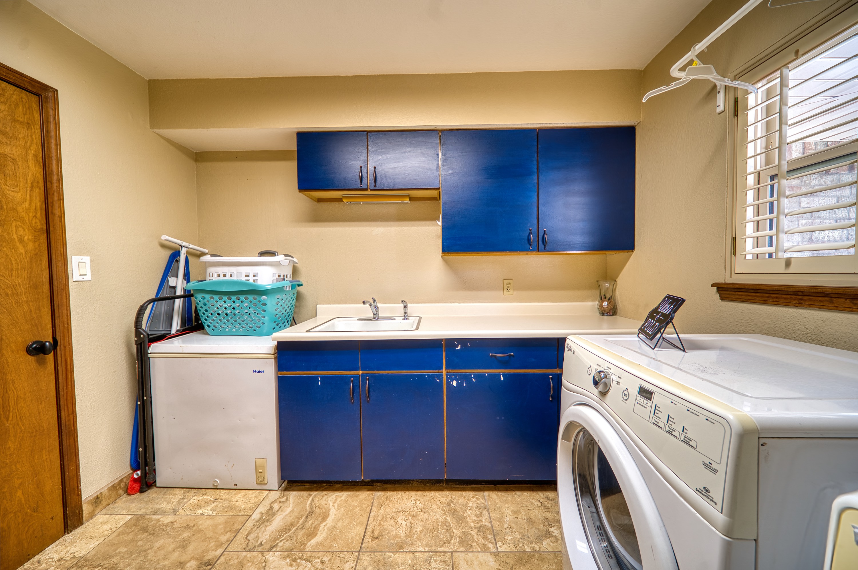 Carlsbad, New Mexico, 88220, United States, 4 Bedrooms Bedrooms, ,3 BathroomsBathrooms,Residential,For Sale,1974897