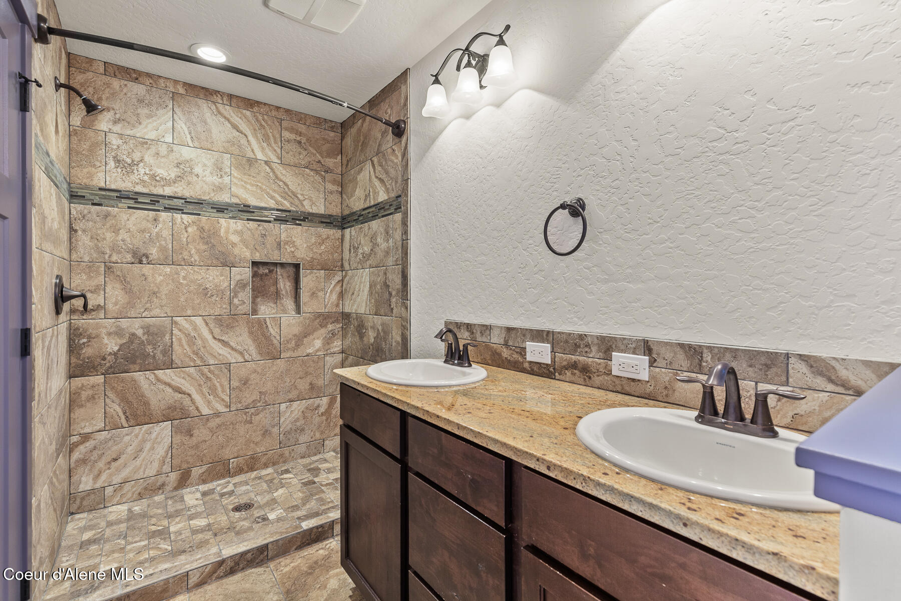 Spirit Lake, Idaho, 83869, United States, 3 Bedrooms Bedrooms, ,2 BathroomsBathrooms,Residential,For Sale,1981363