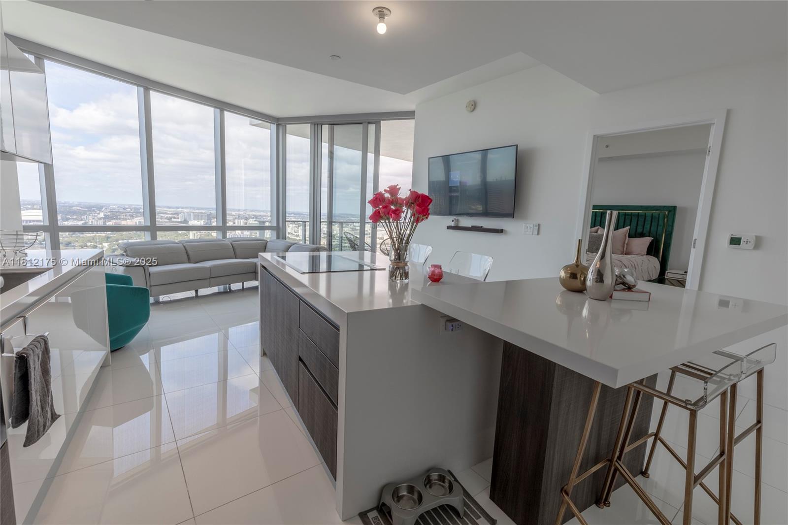 Miami, Florida, 33132, United States, 1 Bedroom Bedrooms, ,2 BathroomsBathrooms,Residential,For Sale,1837244