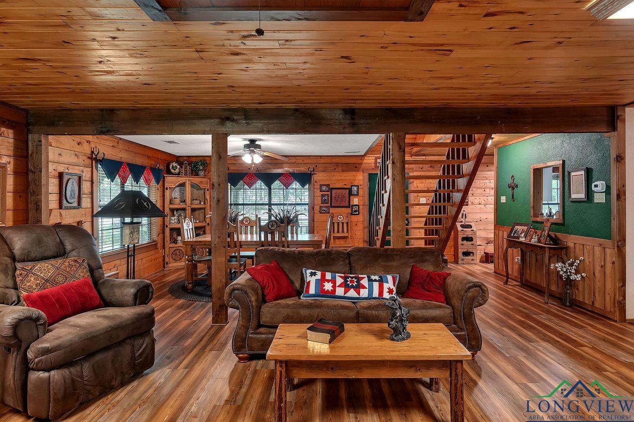 Marshall, Texas, 75672, United States, 3 Bedrooms Bedrooms, ,3 BathroomsBathrooms,Residential,For Sale,1906787