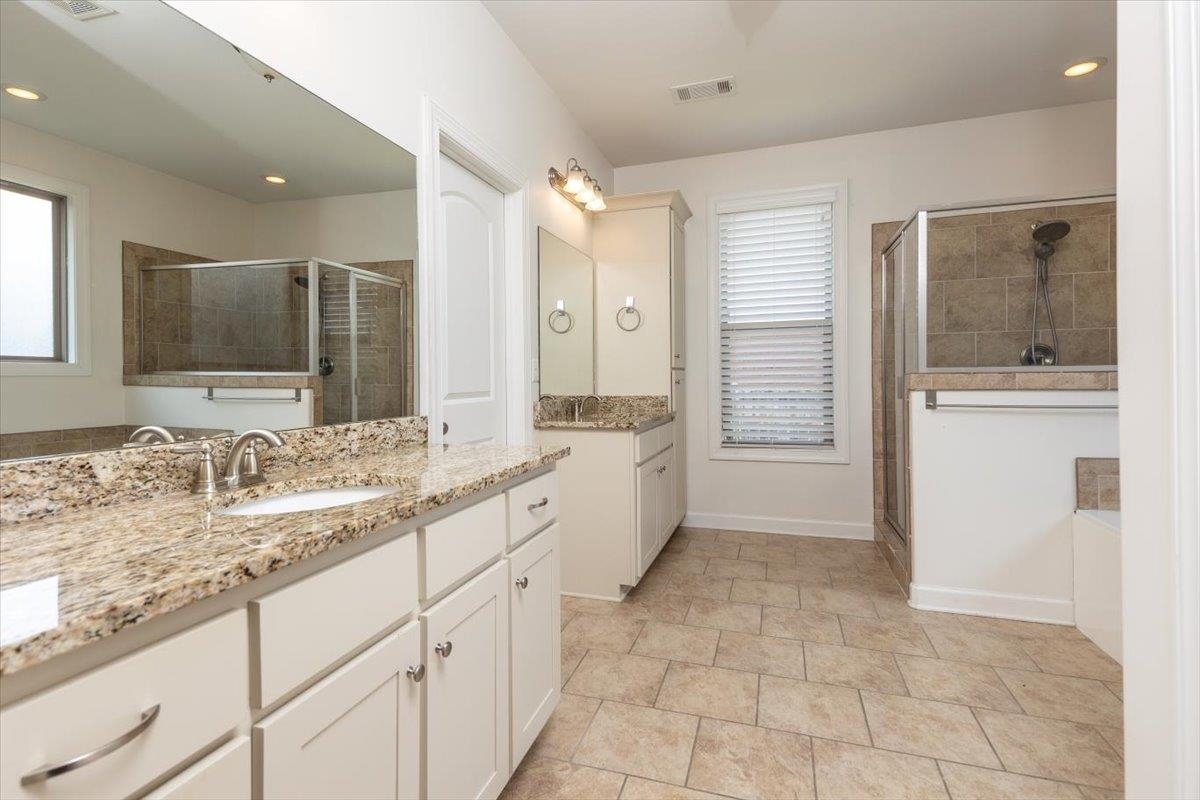 Collierville, Tennessee, 38017, United States, 4 Bedrooms Bedrooms, ,3 BathroomsBathrooms,Residential,For Sale,1907288