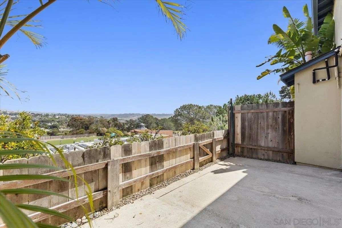 Solana Beach, California, 92075, United States, 2 Bedrooms Bedrooms, ,1 BathroomBathrooms,Residential,For Sale,1911120