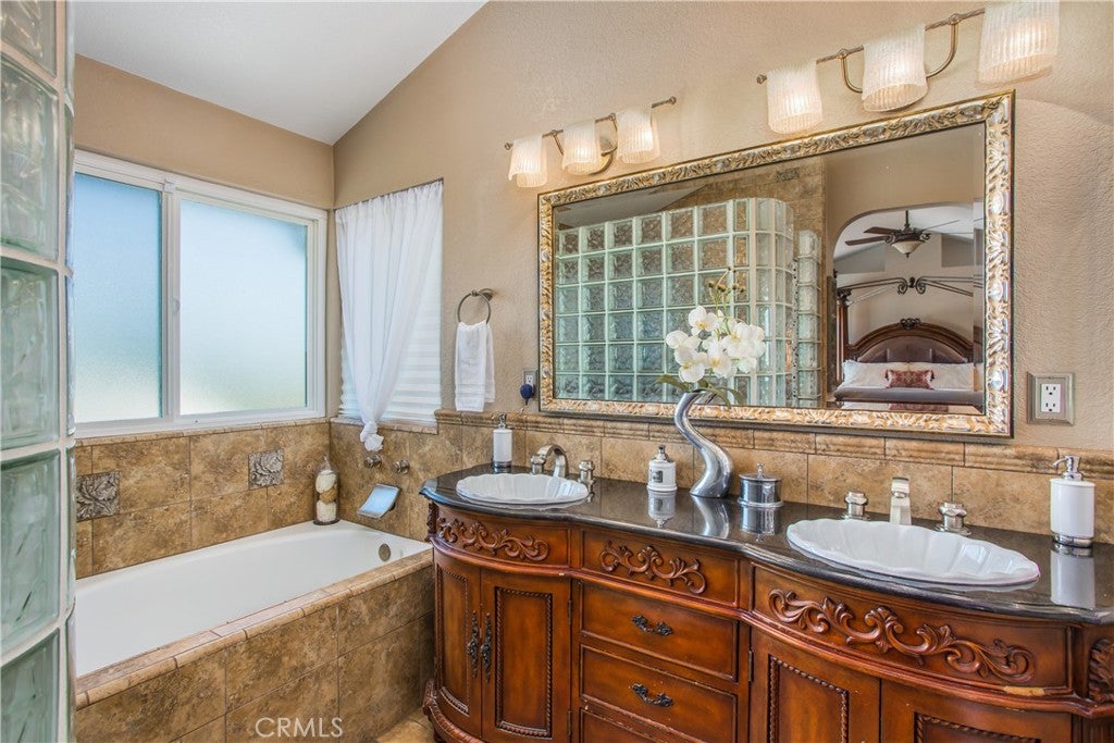 Riverside, California, 92503, United States, 4 Bedrooms Bedrooms, ,3 BathroomsBathrooms,Residential,For Sale,1981600