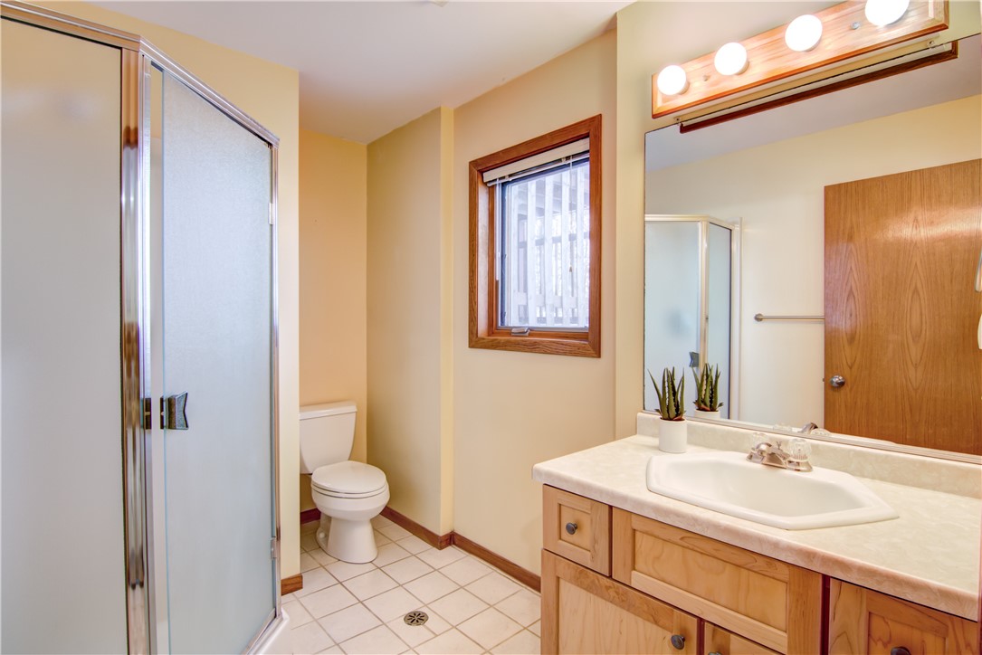 Eau Claire, Wisconsin, 54701, United States, 5 Bedrooms Bedrooms, ,4 BathroomsBathrooms,Residential,For Sale,1841509