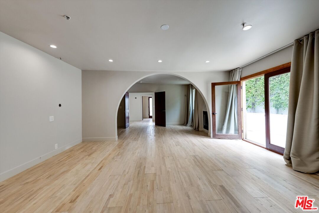 Beverly Hills, California, 90210, United States, 8 Bedrooms Bedrooms, ,3 BathroomsBathrooms,Residential,For Sale,1916732