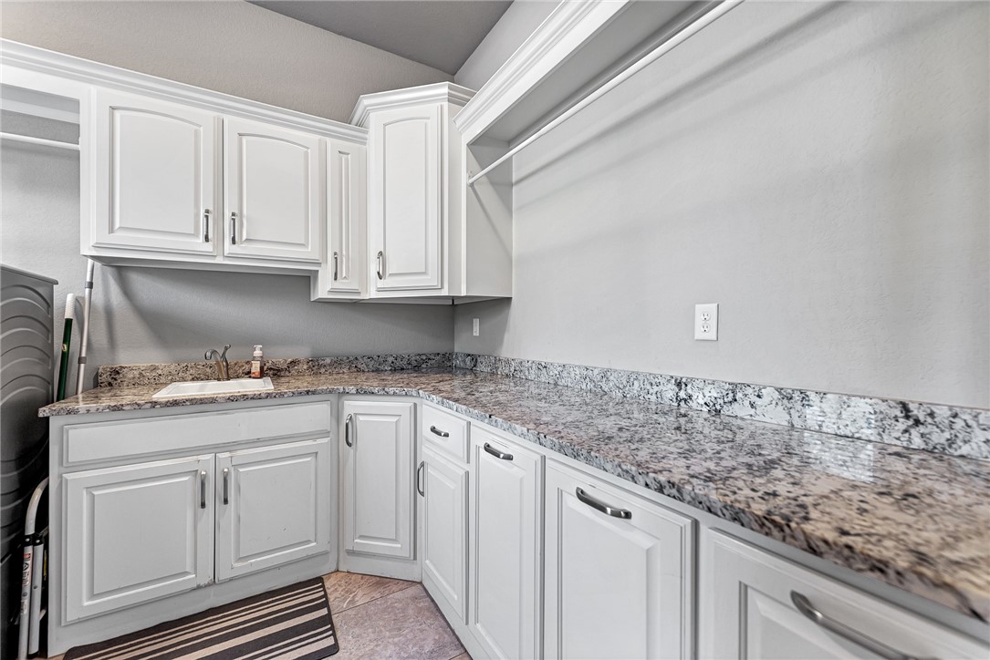 Centerton, Arkansas, 72719, United States, 5 Bedrooms Bedrooms, ,5 BathroomsBathrooms,Residential,For Sale,1992149